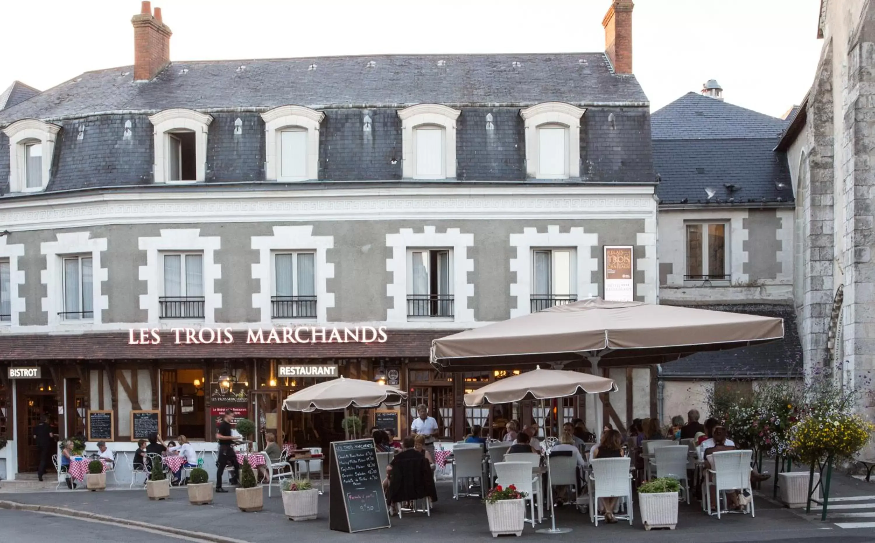 Area and facilities, Property Building in Relais des Trois Châteaux Hôtel-Restaurant