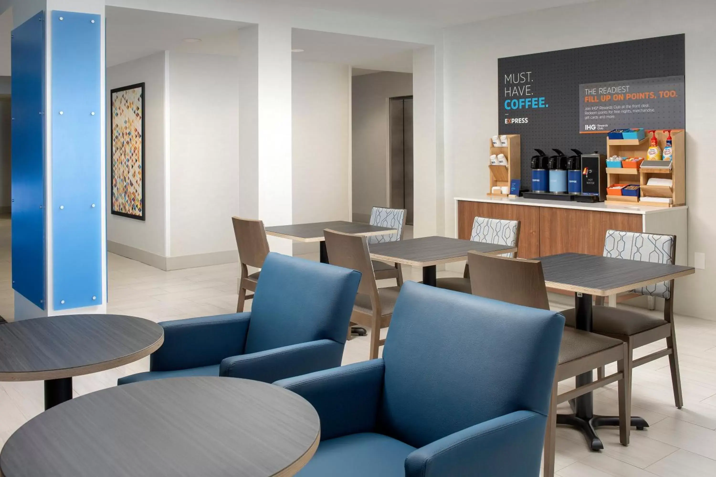 Lobby or reception, Restaurant/Places to Eat in Holiday Inn Express Jacksonville Beach, an IHG Hotel