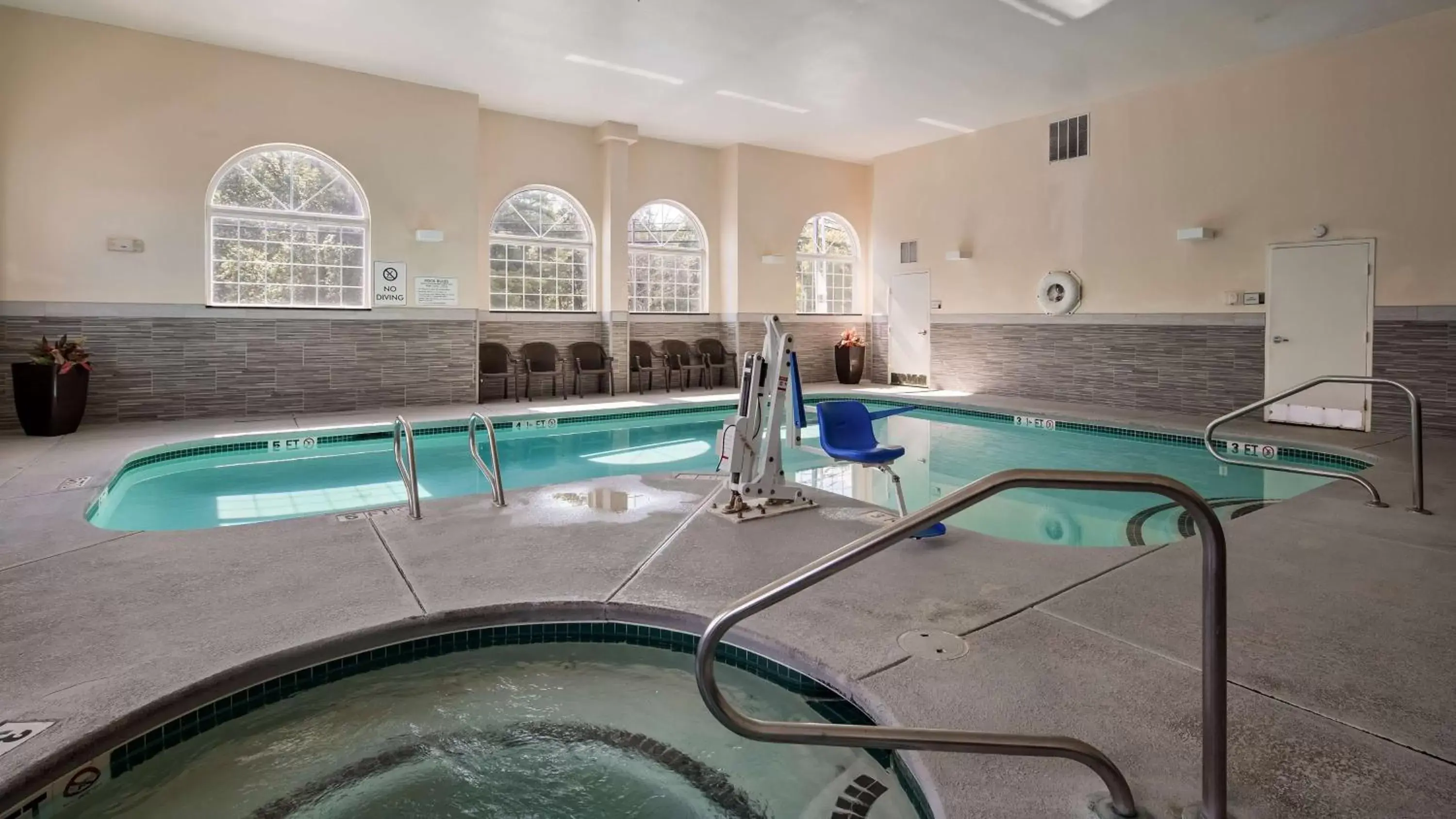 Activities, Swimming Pool in Best Western Concord Inn and Suites