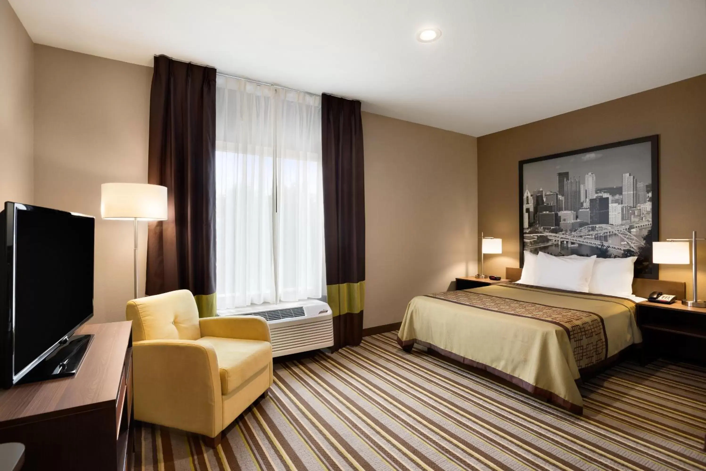 Bedroom, Bed in Super 8 by Wyndham Hershey