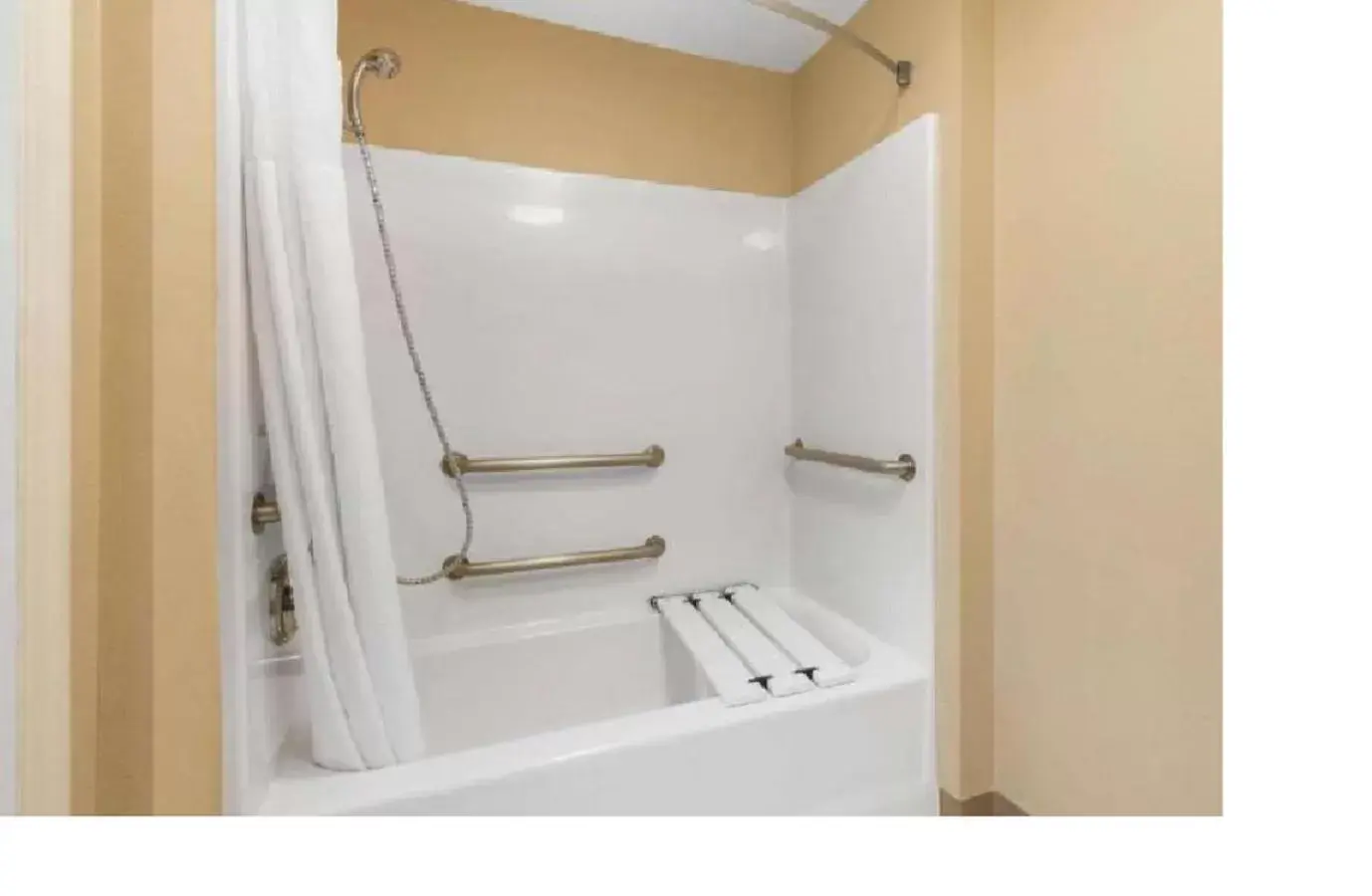 Bath, Bathroom in Quality Inn Palm Bay - Melbourne I-95