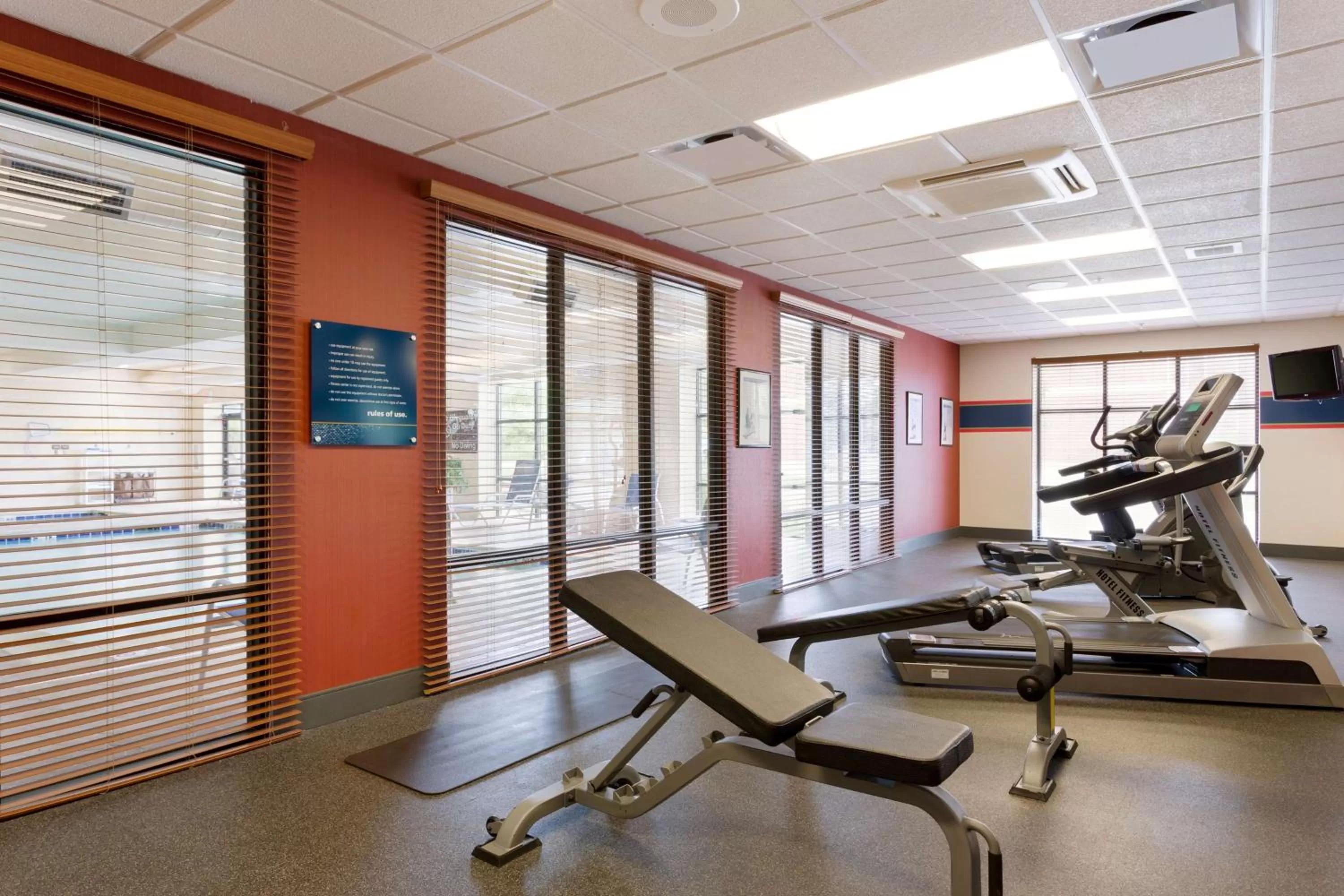 Fitness centre/facilities in Hampton Inn & Suites Detroit/Chesterfield