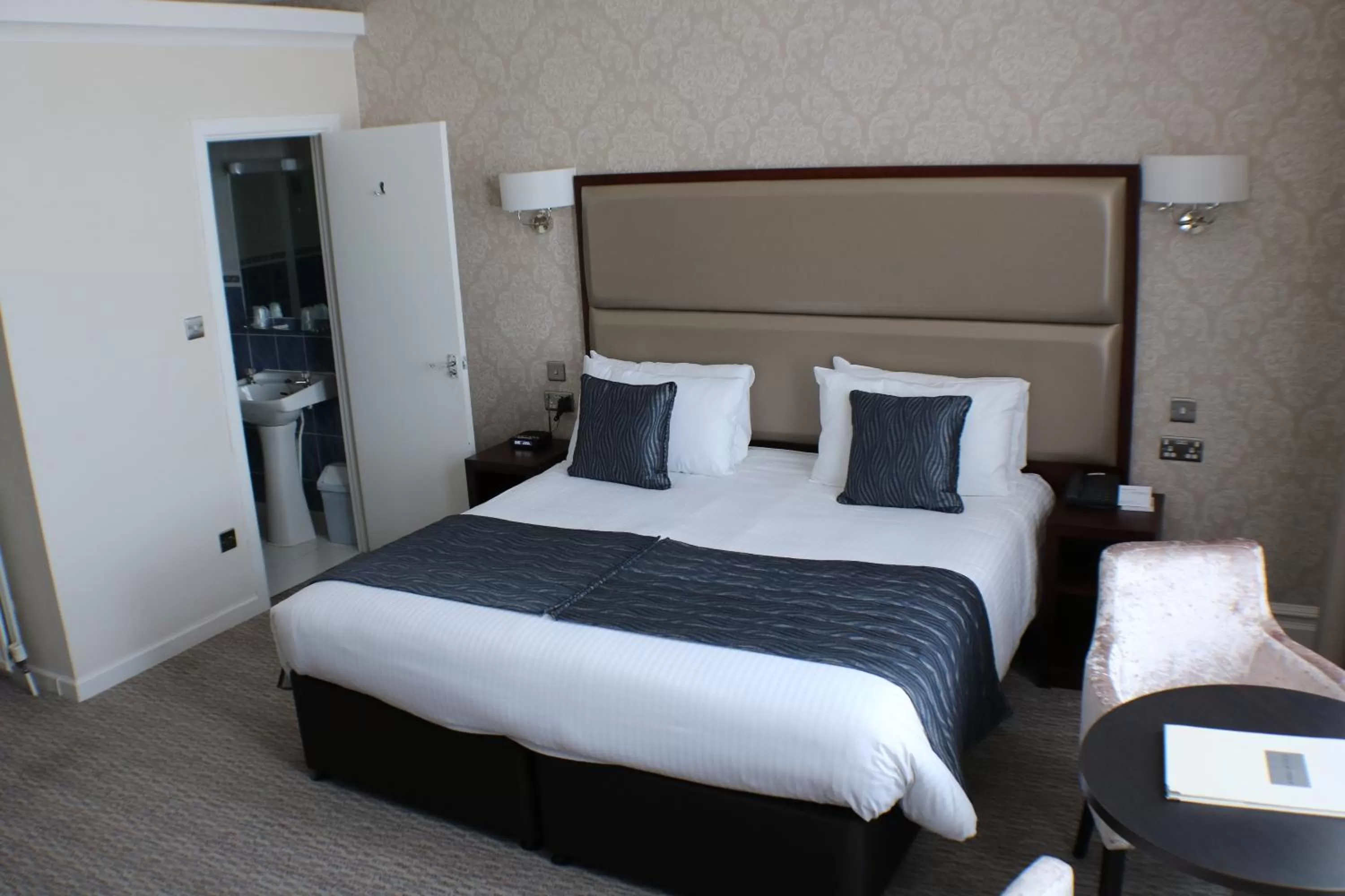 Bedroom in Hotel Victoria