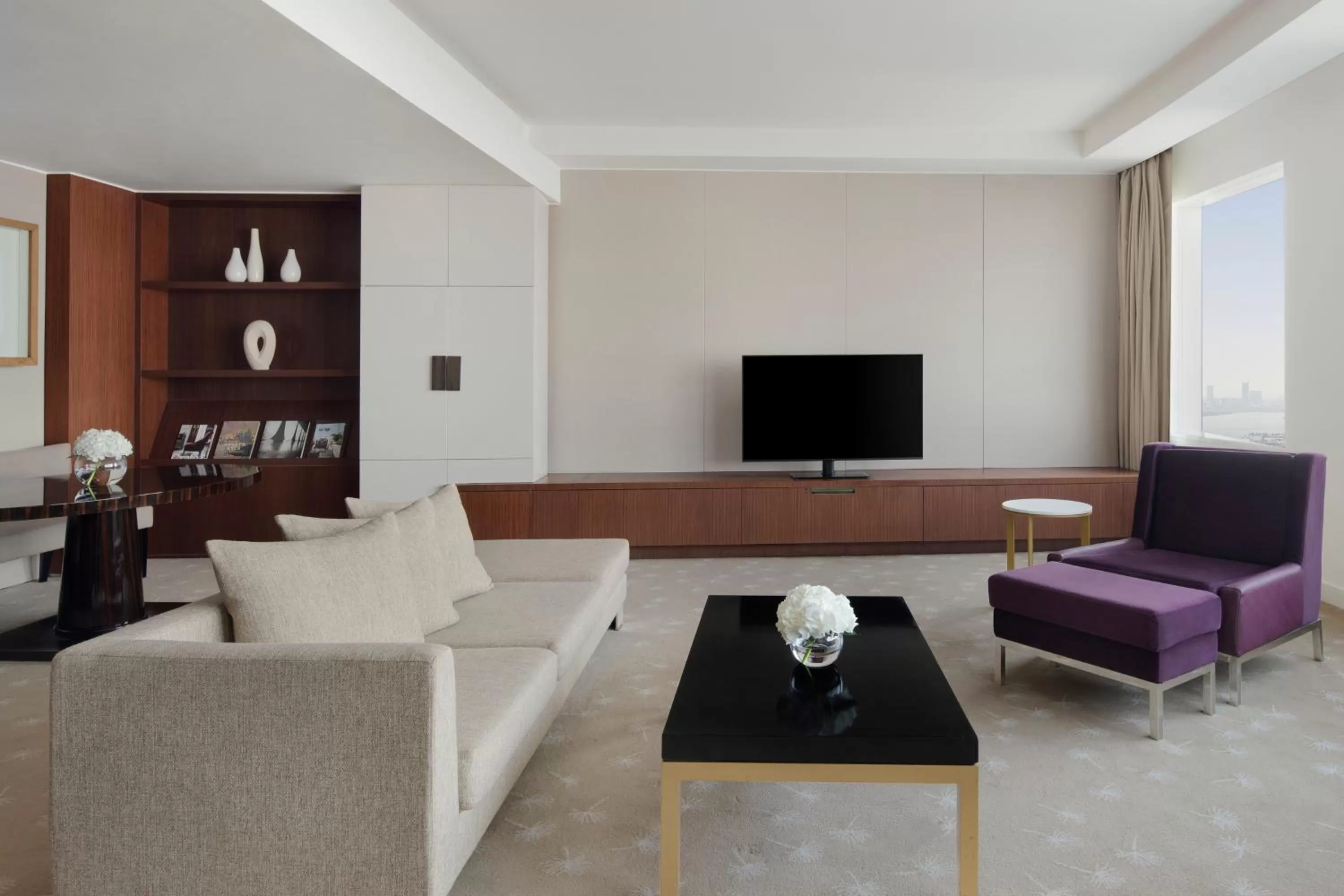 One-Bedroom Classic Suite - Club Access, breakfast, afternoon tea and evening cocktails in InterContinental Dubai Festival City, an IHG Hotel