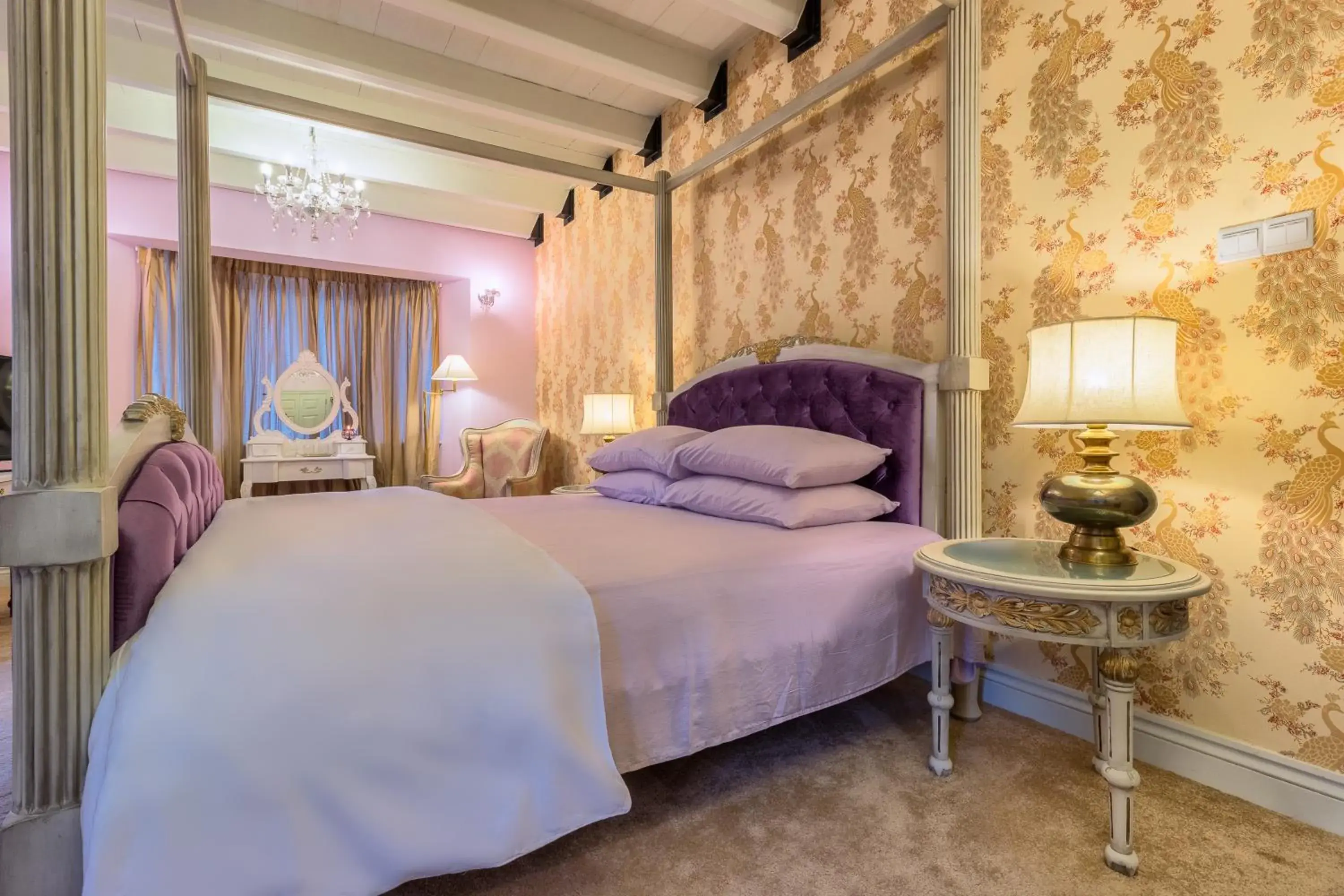 Bedroom, Bed in Kent Cottage