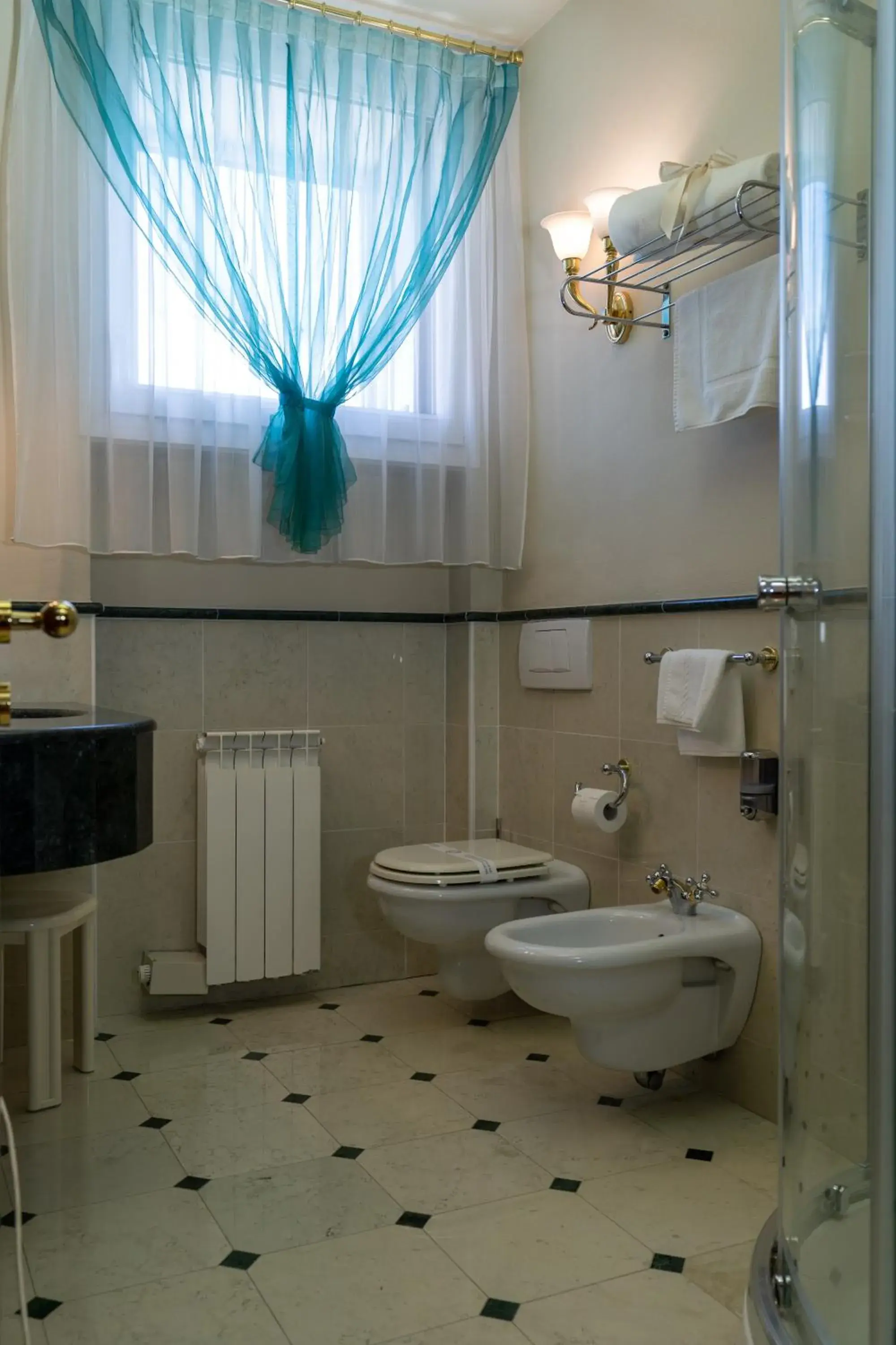 Toilet, Bathroom in Le Muse Hotel