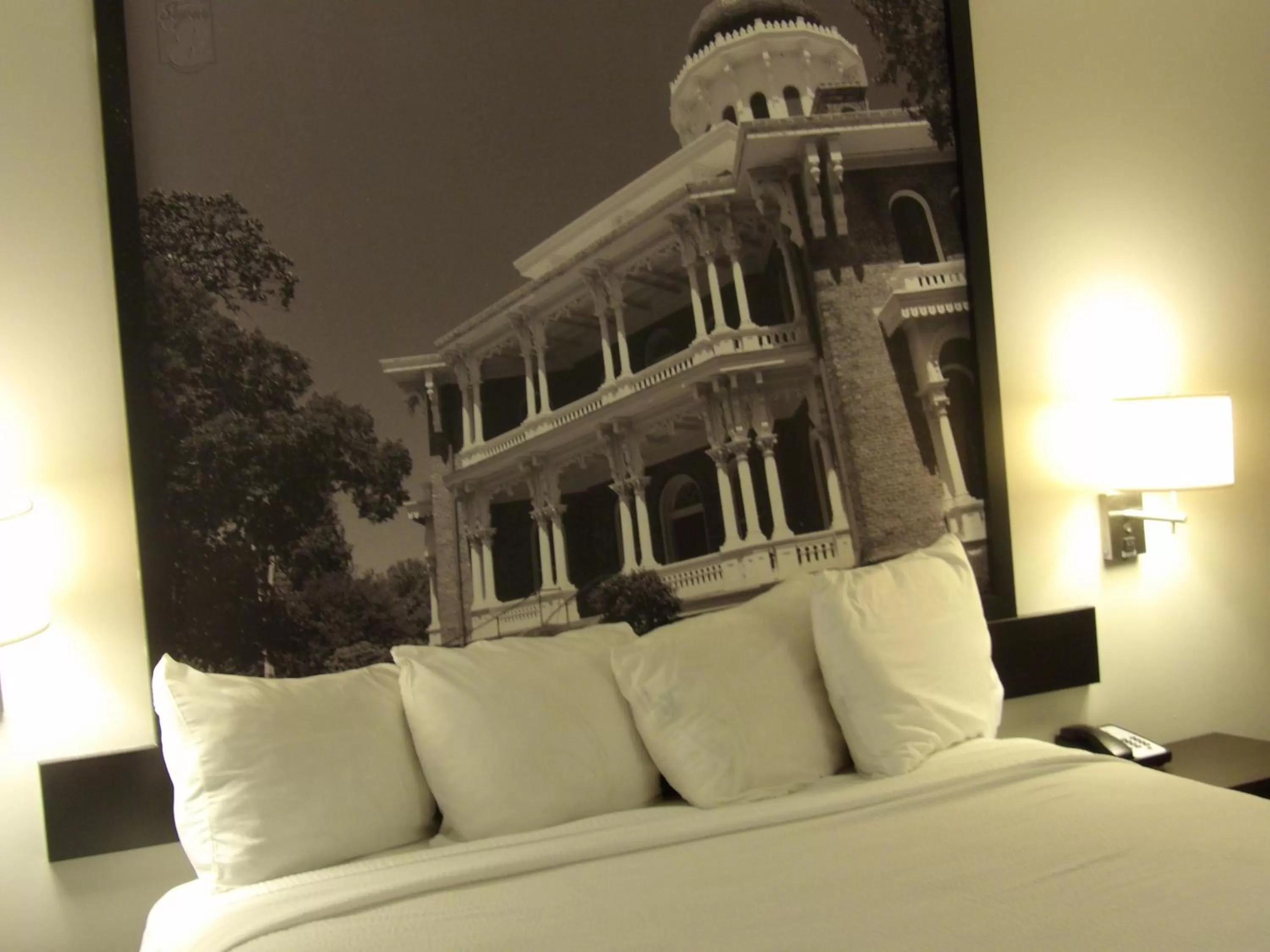 Bed in Super 8 by Wyndham Ocean Springs Biloxi