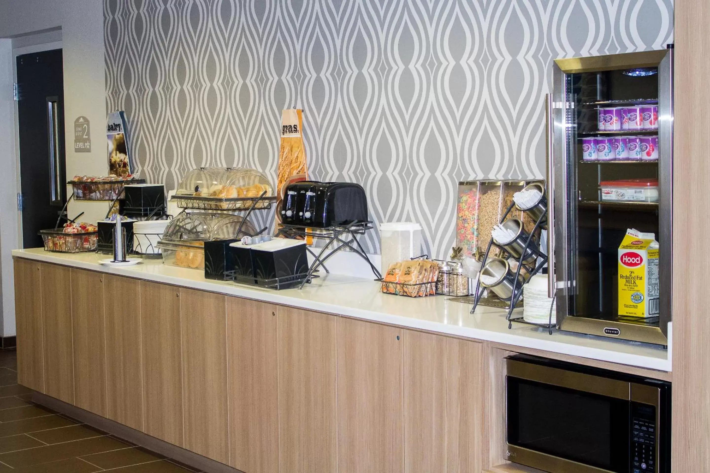 Continental breakfast in Microtel Inn & Suites by Wyndham - Penn Yan