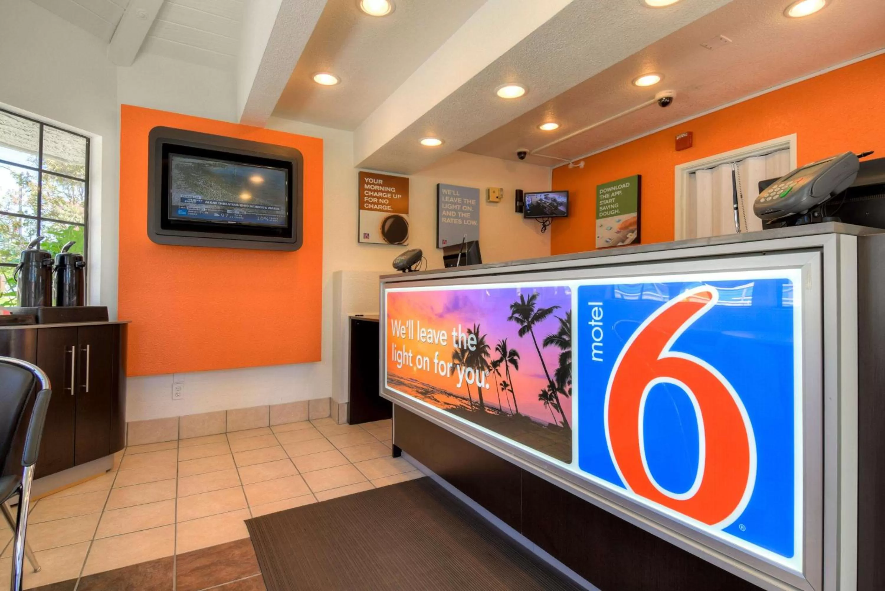 TV and multimedia in Motel 6-San Dimas, CA - Los Angeles