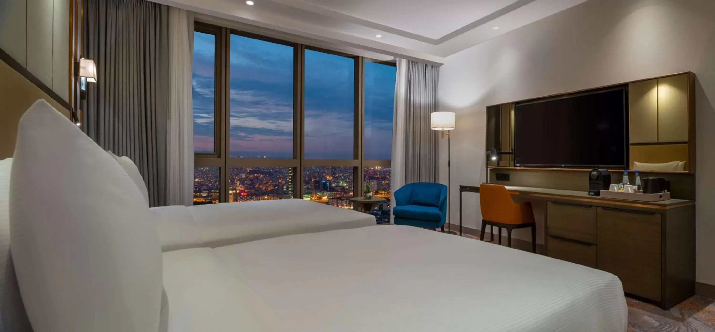 Bedroom, Mountain View in Hilton Mall Of Istanbul