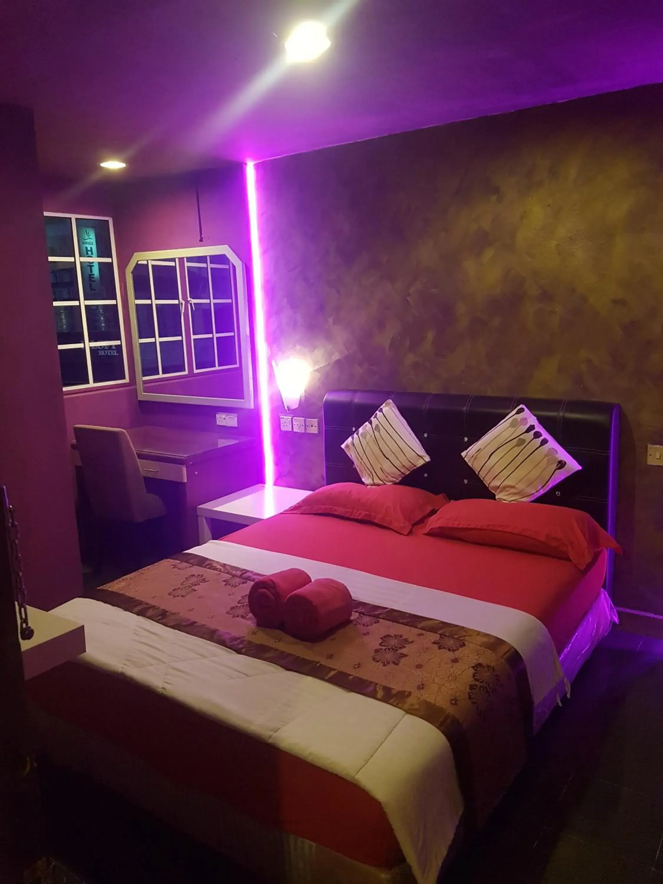 Bedroom, Bed in City Inn Hotel