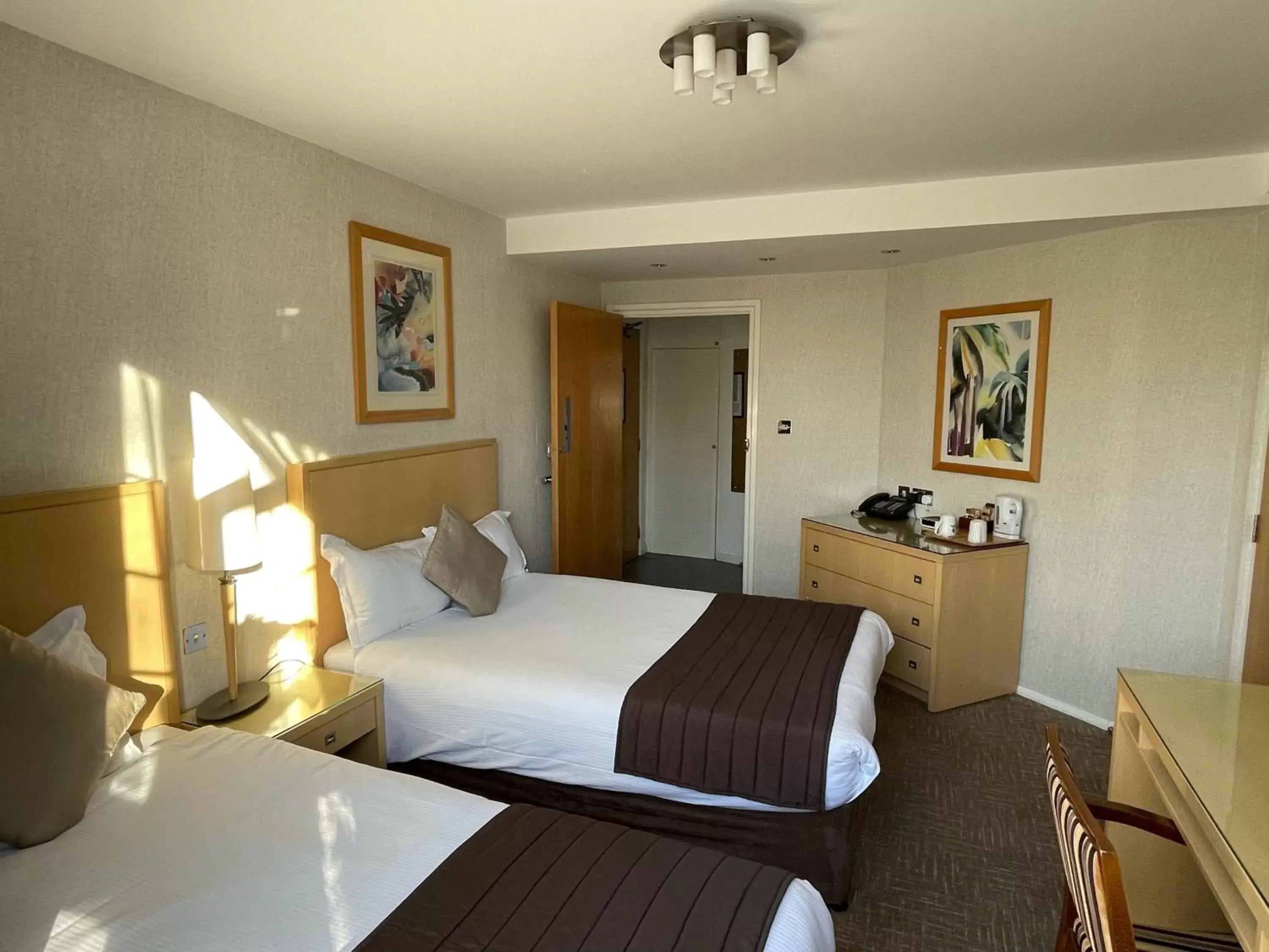 Bed in Best Western Homestead Court Hotel