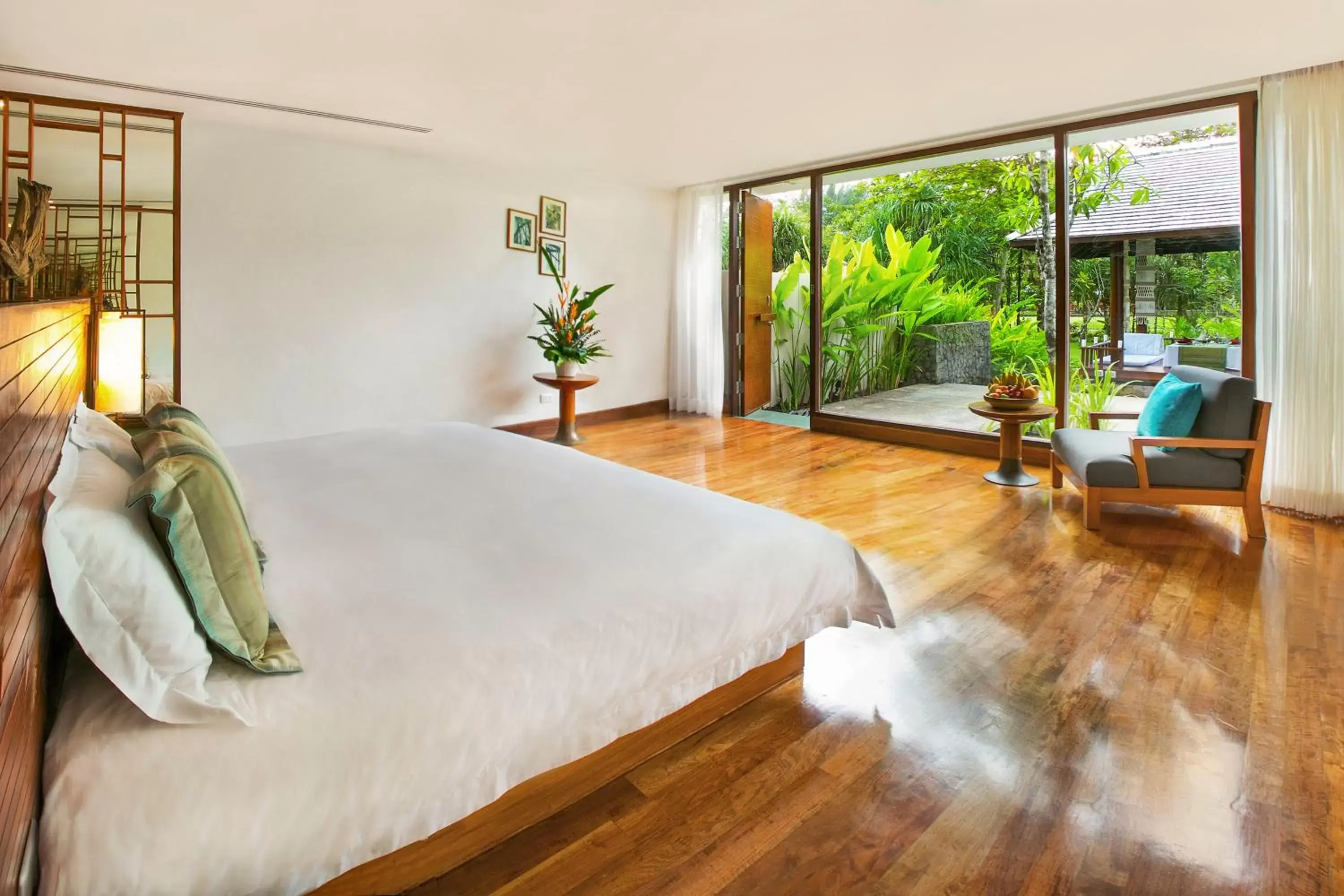 Photo of the whole room, Bed in The Sarojin Photo of the whole room, Bed in The Sarojin