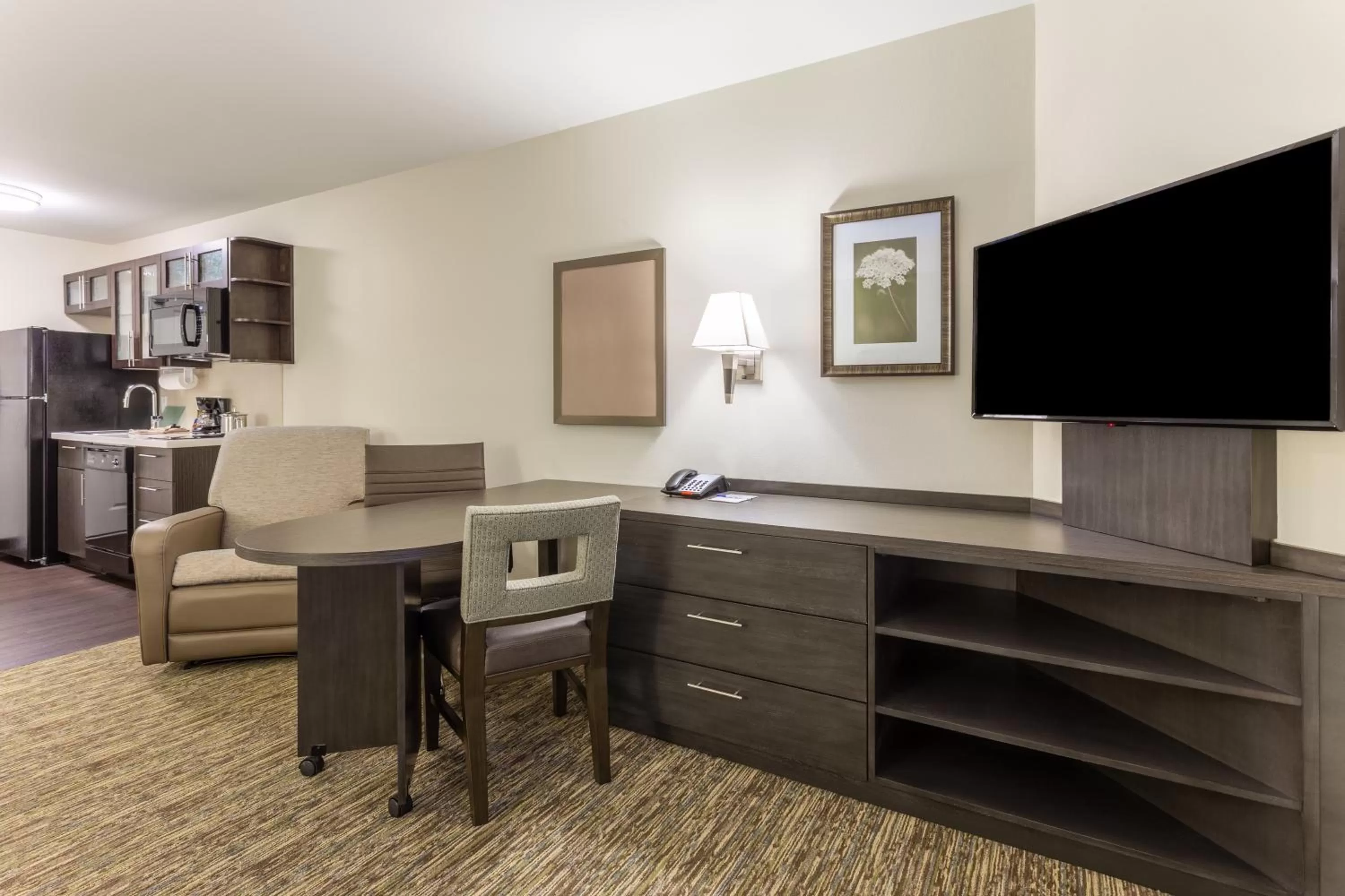 Studio Queen Suite with Two Queen Beds - Communications Accessible in Candlewood Suites - Davenport by IHG