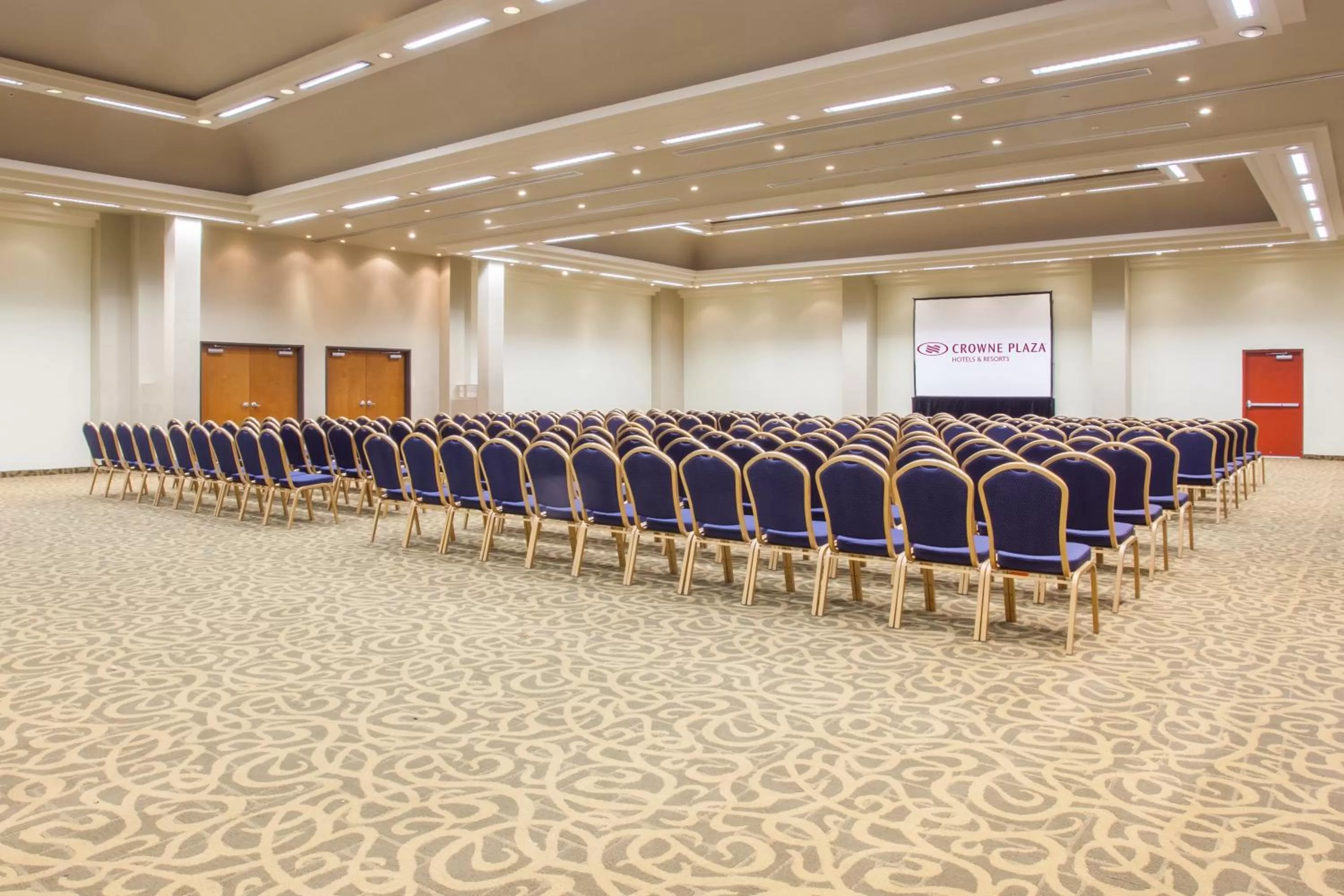 Meeting/conference room in Crowne Plaza Monterrey Aeropuerto by IHG
