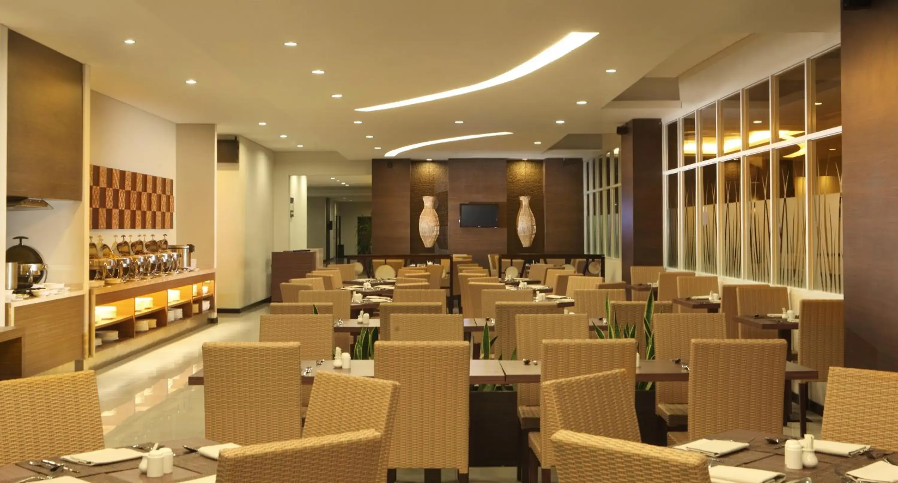 Restaurant/places to eat in Hotel Santika Bengkulu
