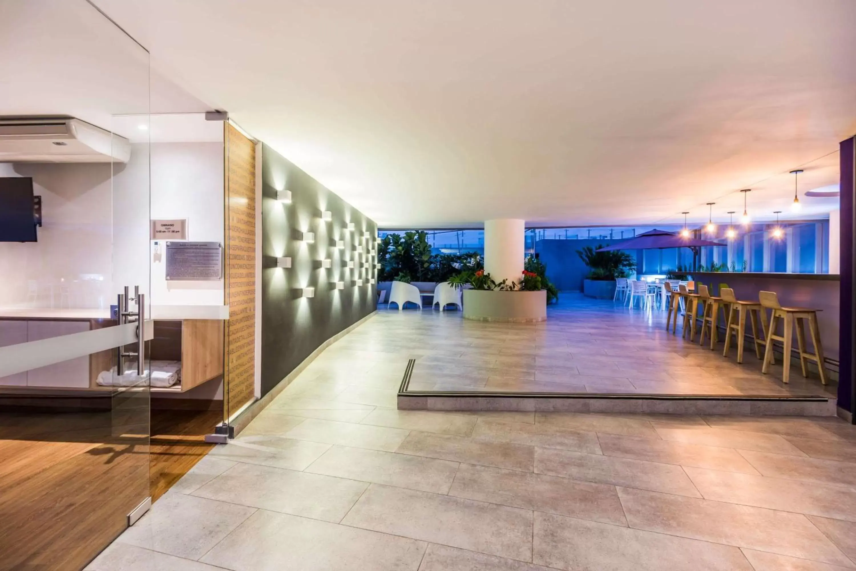 Lounge or bar in La Quinta by Wyndham Medellin