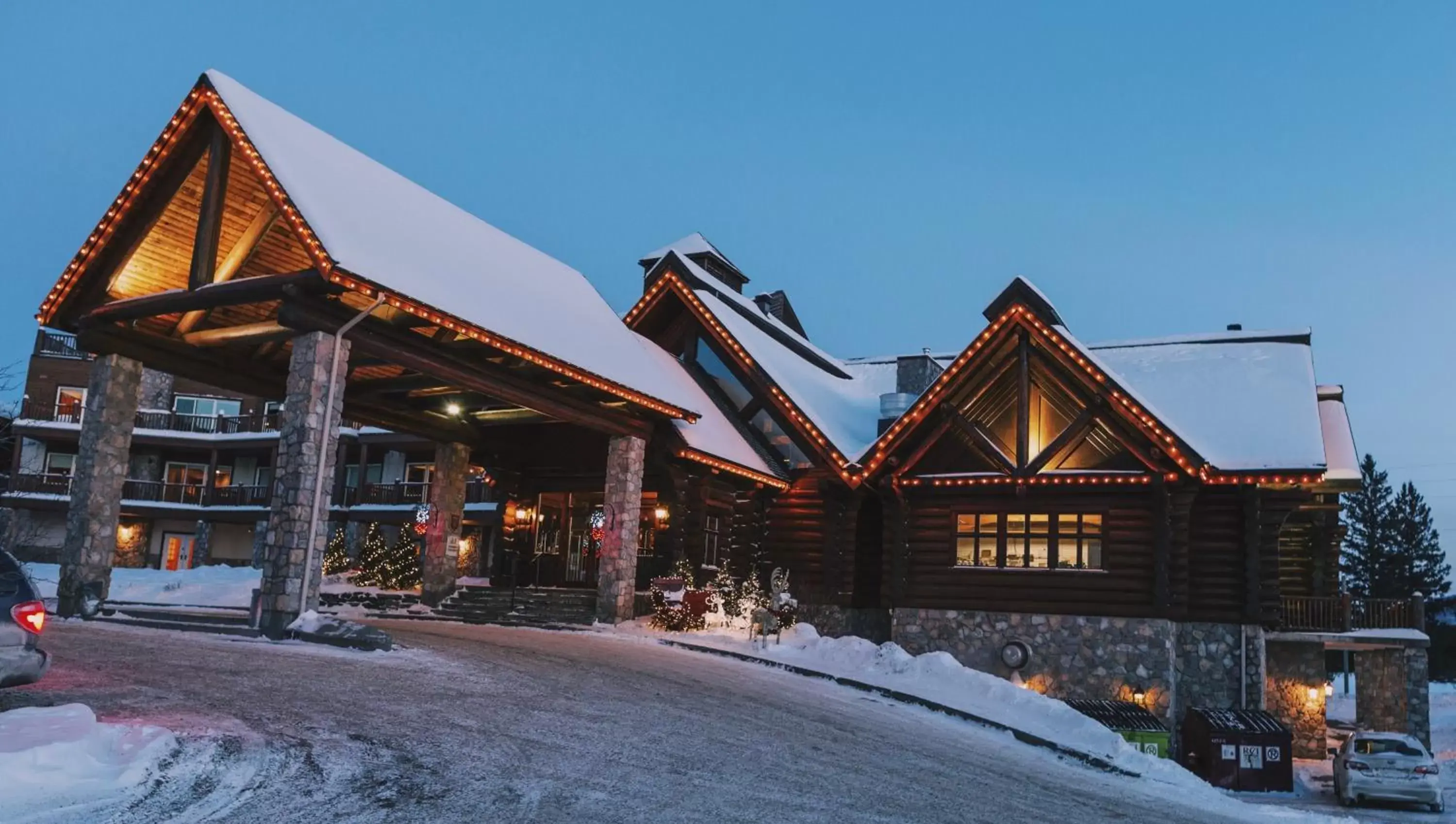 Facade/entrance, Winter in Le Grand Lodge Mont Tremblant