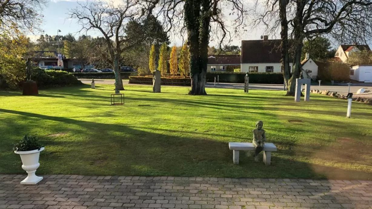 Garden in Ølsted Kro