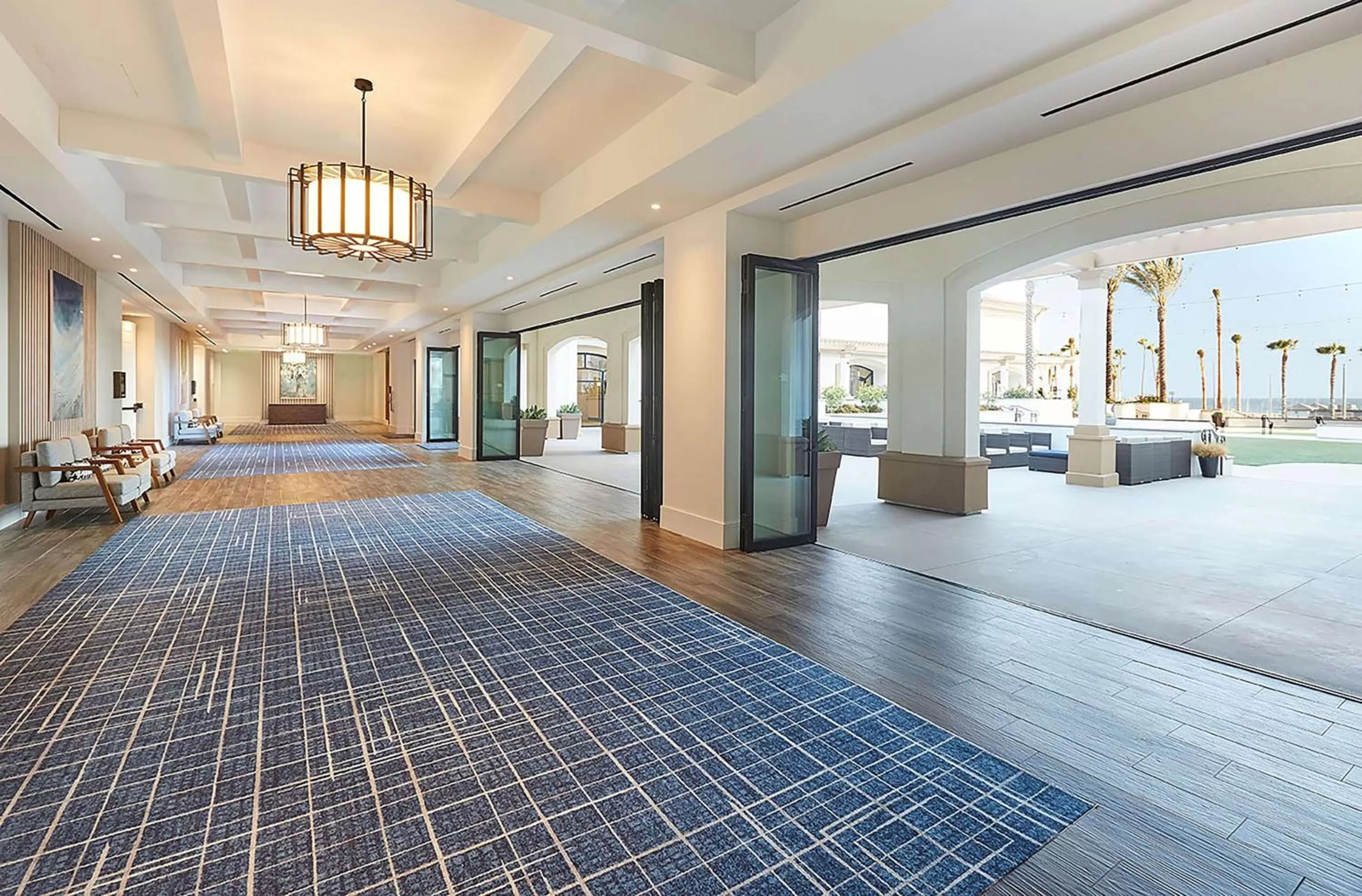 Meeting/conference room in The Waterfront Beach Resort, A Hilton Hotel