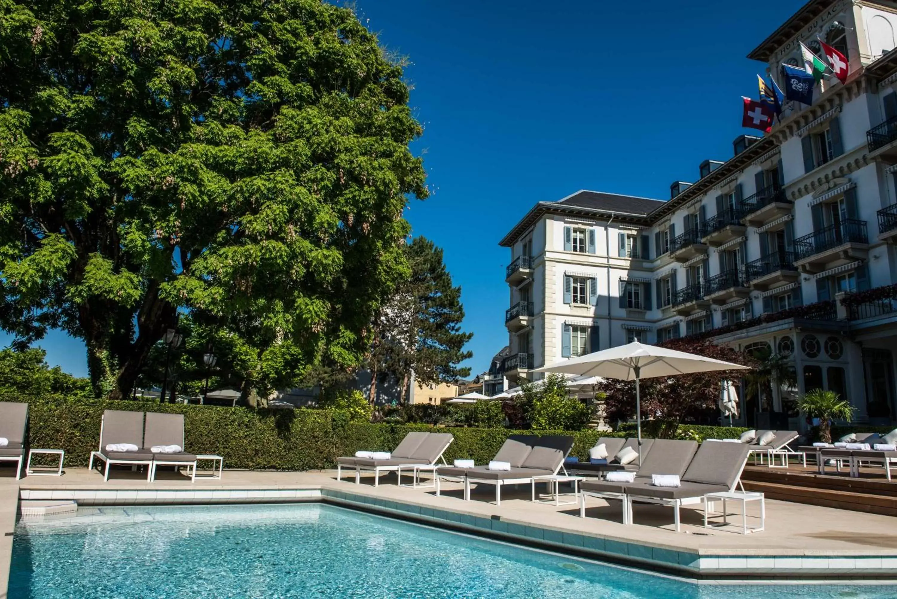 Facade/entrance, Swimming Pool in Grand Hotel du Lac - Relais & Châteaux