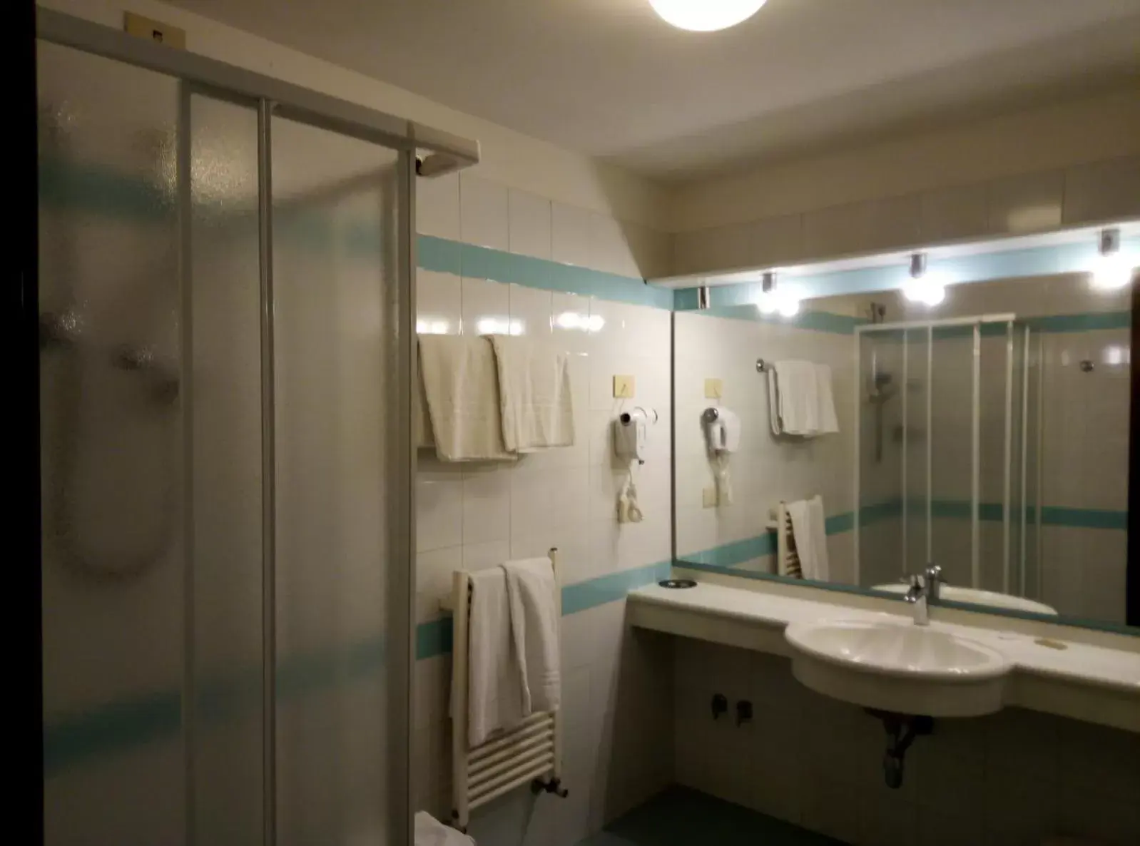 Bathroom in Hotel Arcadia