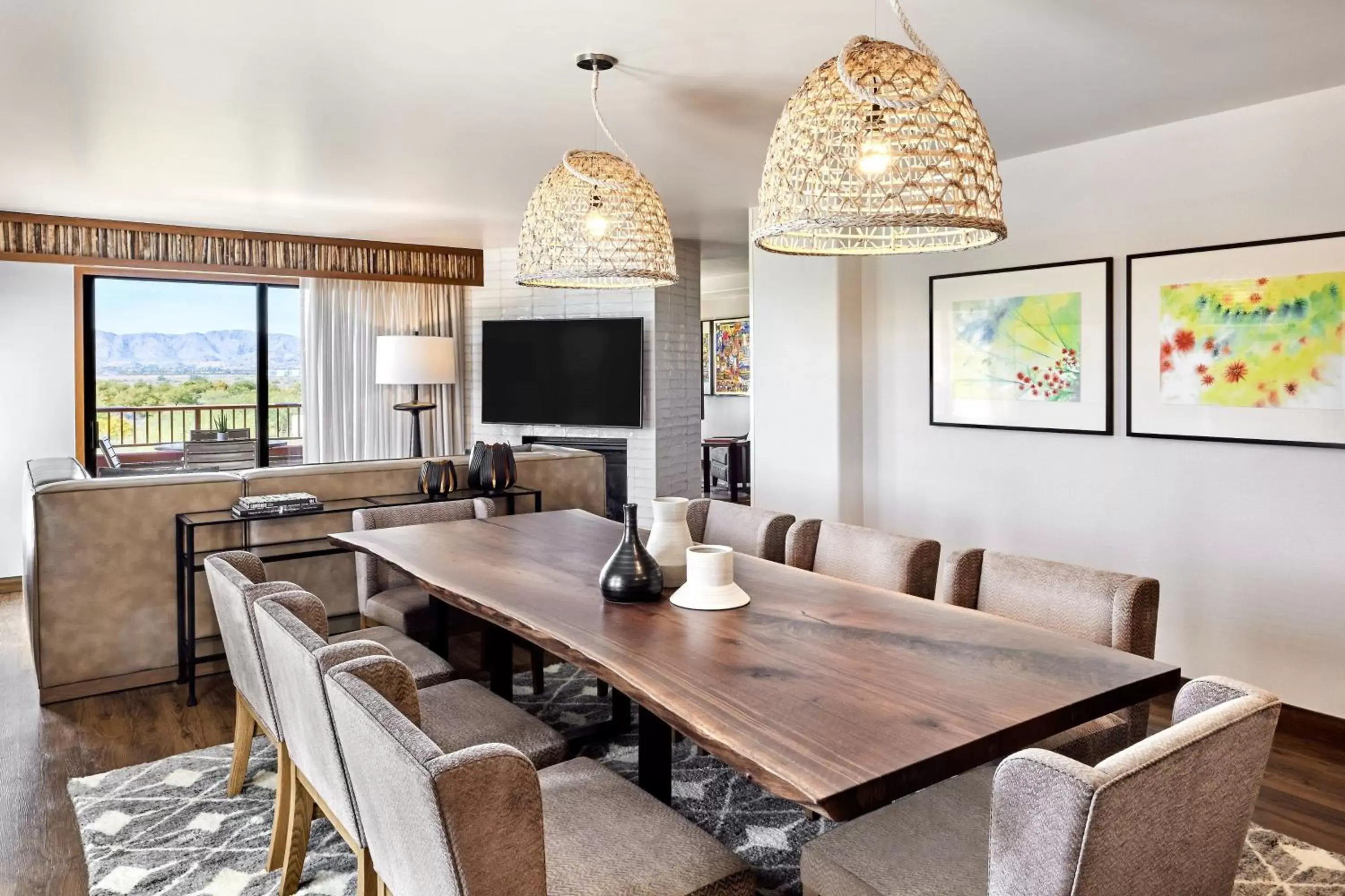 Photo of the whole room, Dining Area in Sheraton Grand at Wild Horse Pass