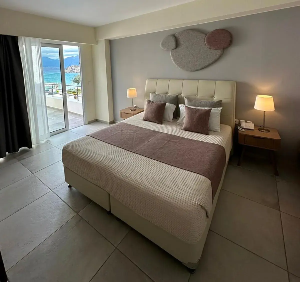 Bed in Faedra Beach Resort