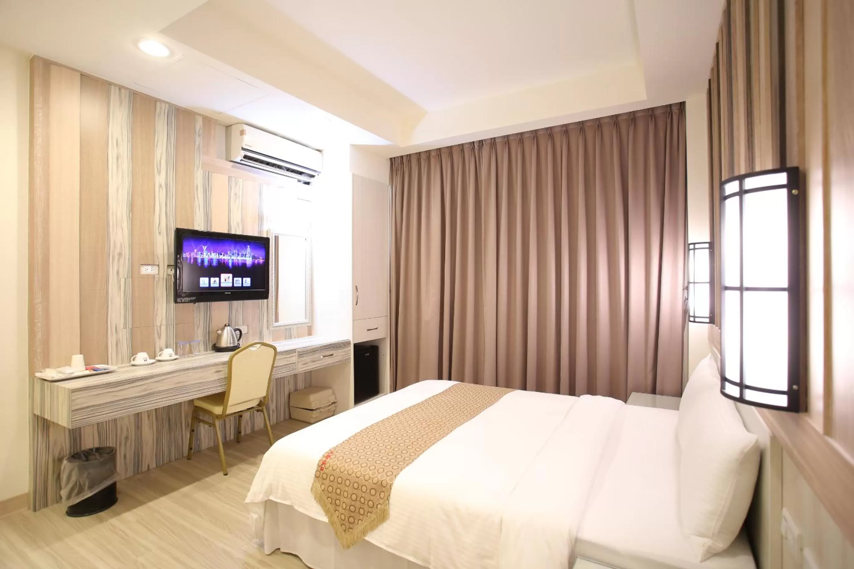 Photo of the whole room, Bed in Chengdian Hotel