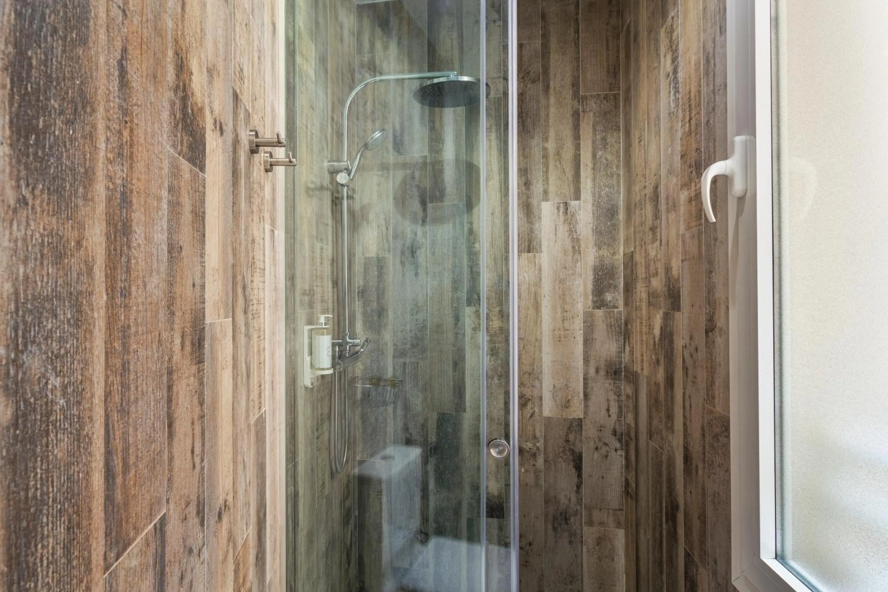 Shower in B&B HOTEL Madrid Centro Fuencarral 52