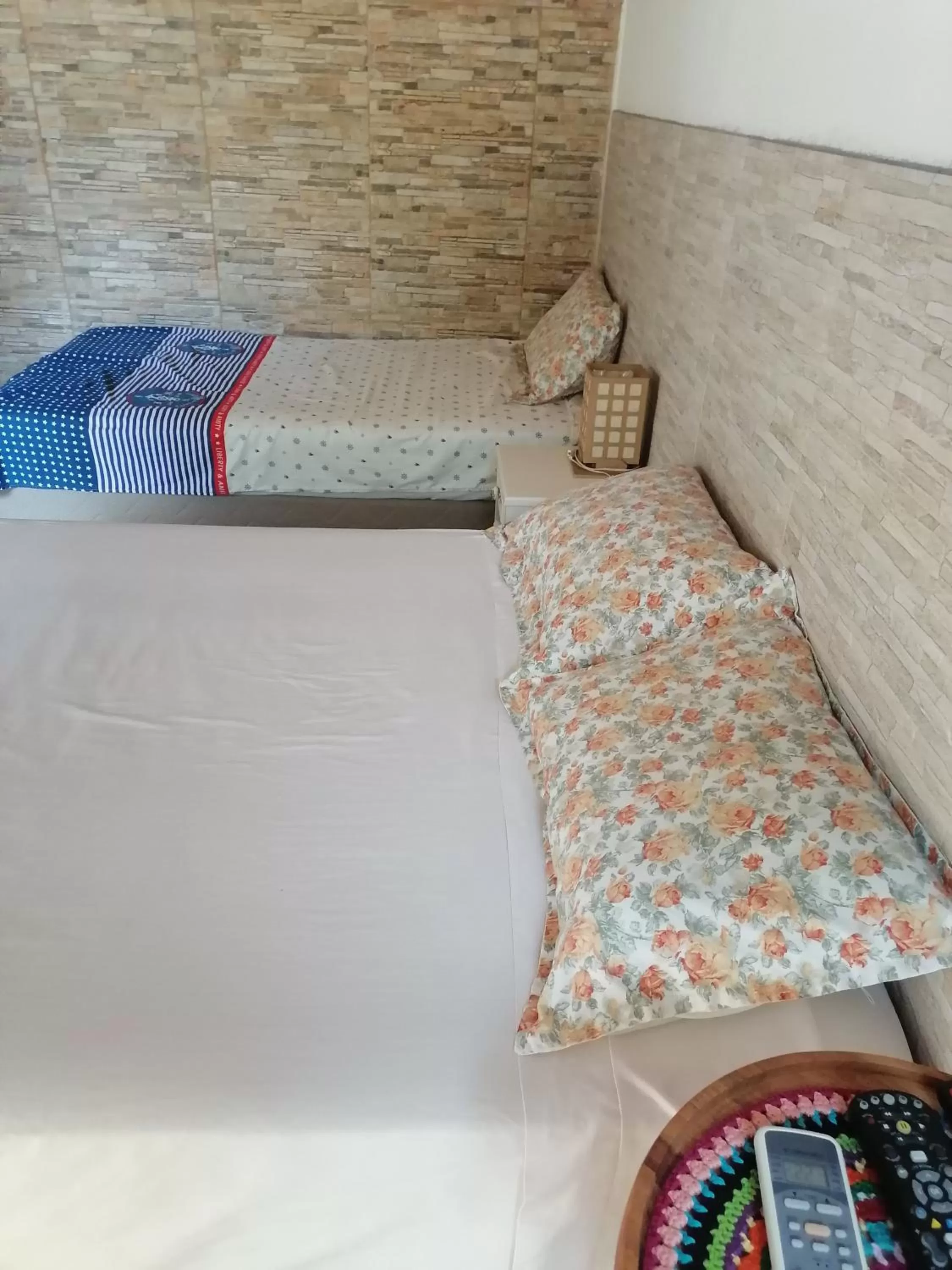 Garden view, Bed in Granados