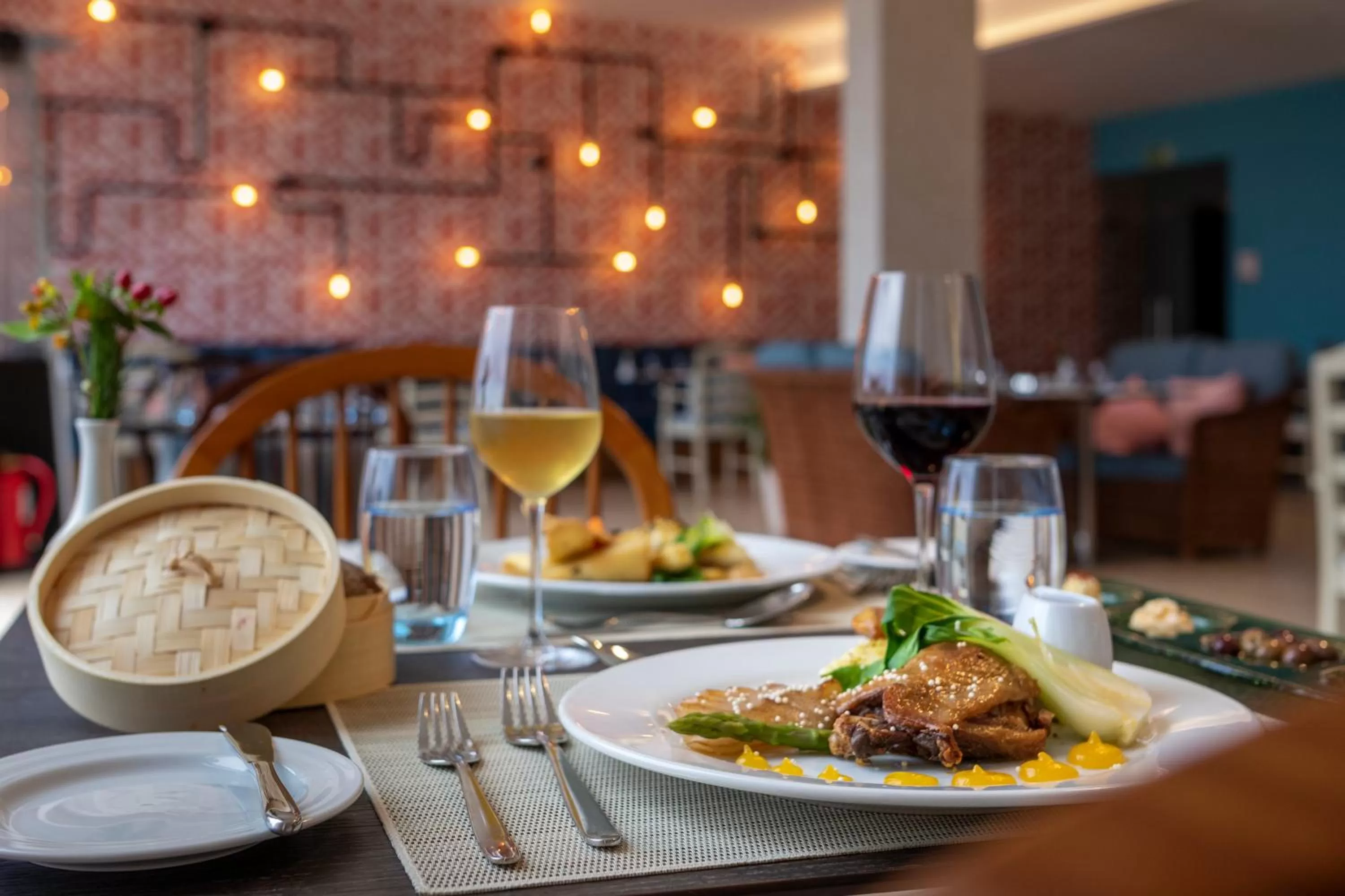 Restaurant/places to eat in Aqua Natura Bay