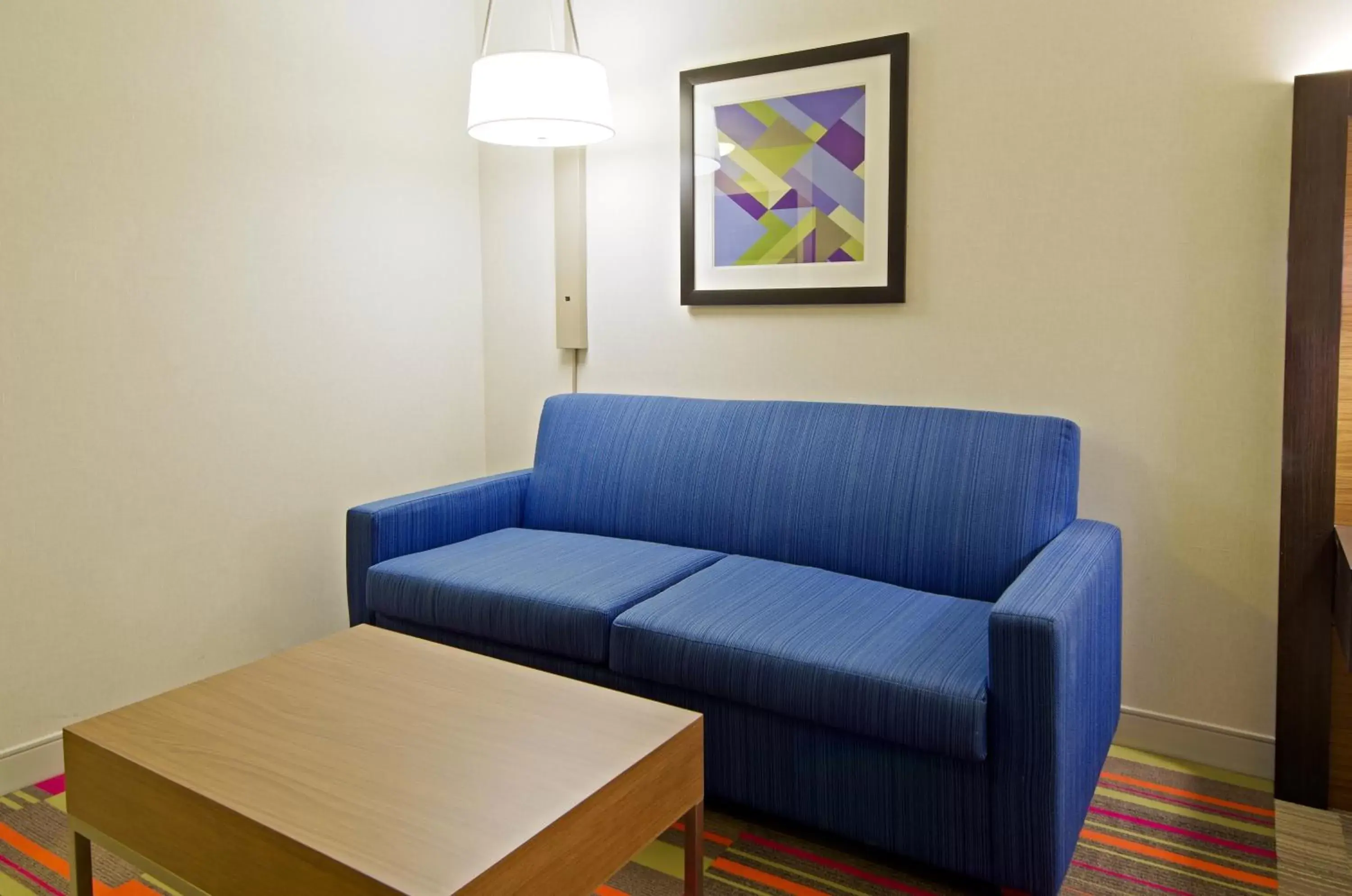 Photo of the whole room, Seating Area in Holiday Inn Express & Suites - Phoenix North - Scottsdale, an IHG Hotel