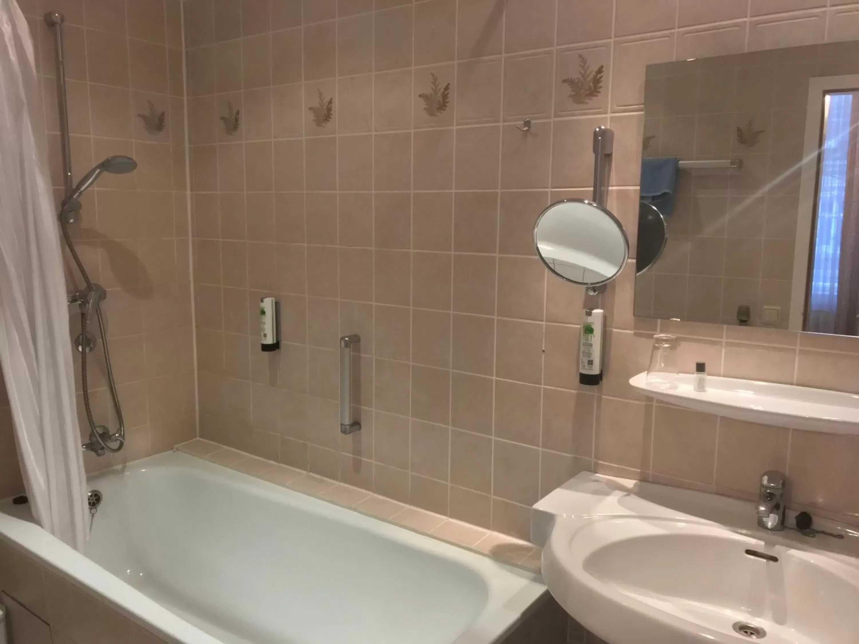 Shower, Bathroom in Hotel Kaiserhof Deluxe