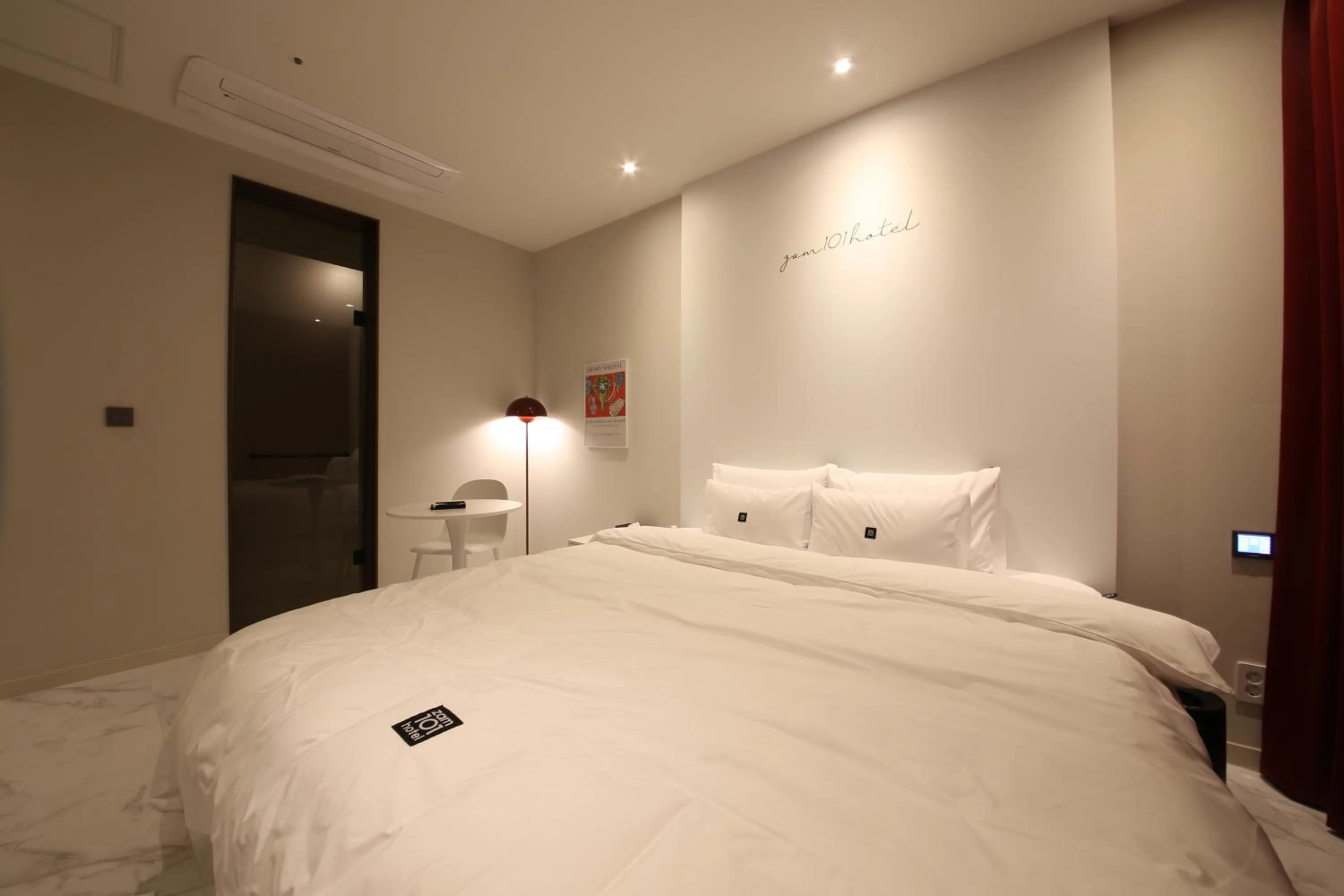 Bed in Zam101 Hotel Gimhae