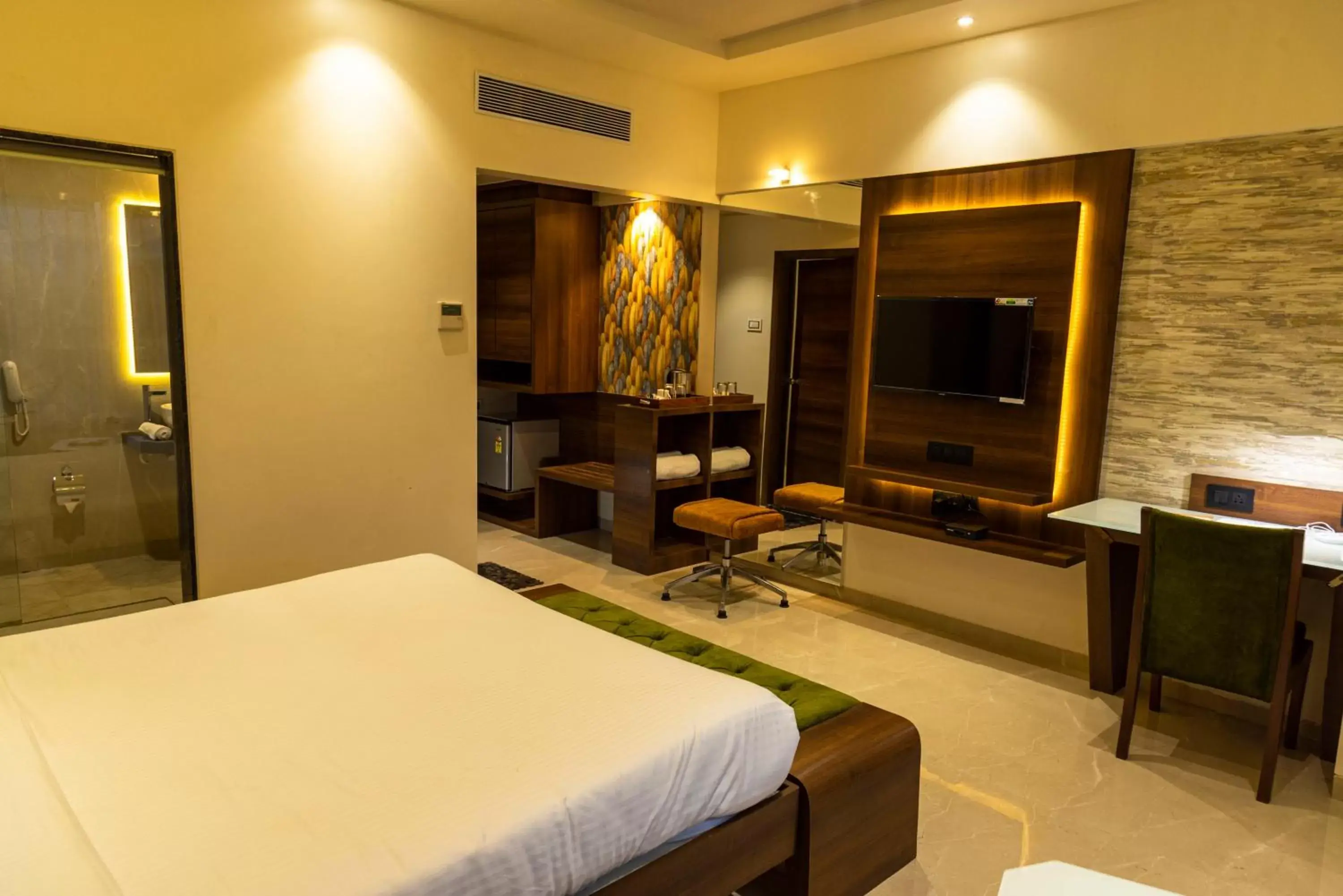 View (from property/room), Bed in Hotel Pratham View (from property/room), Bed in Hotel Pratham