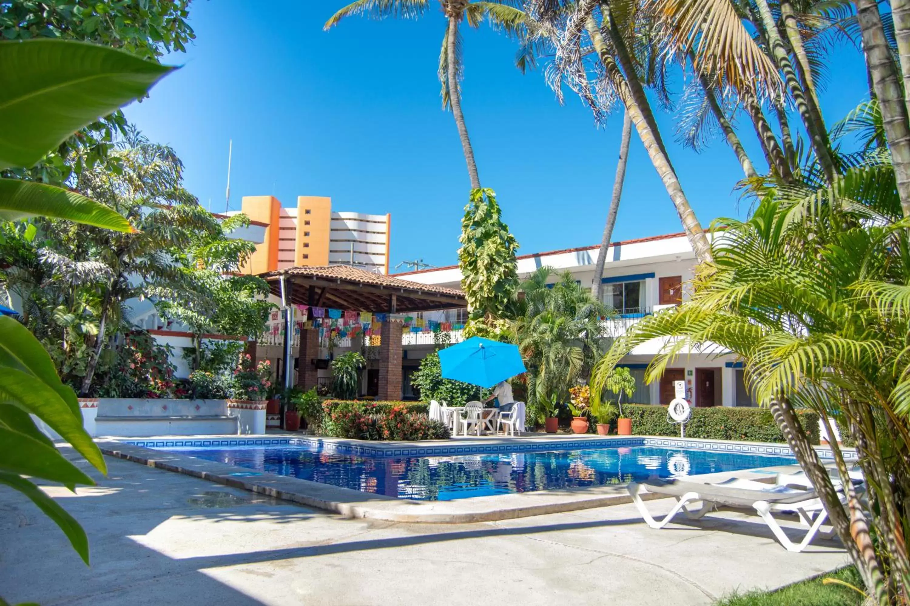 Garden, Swimming Pool in Hotel Hacienda Vallarta - Playa Las Glorias