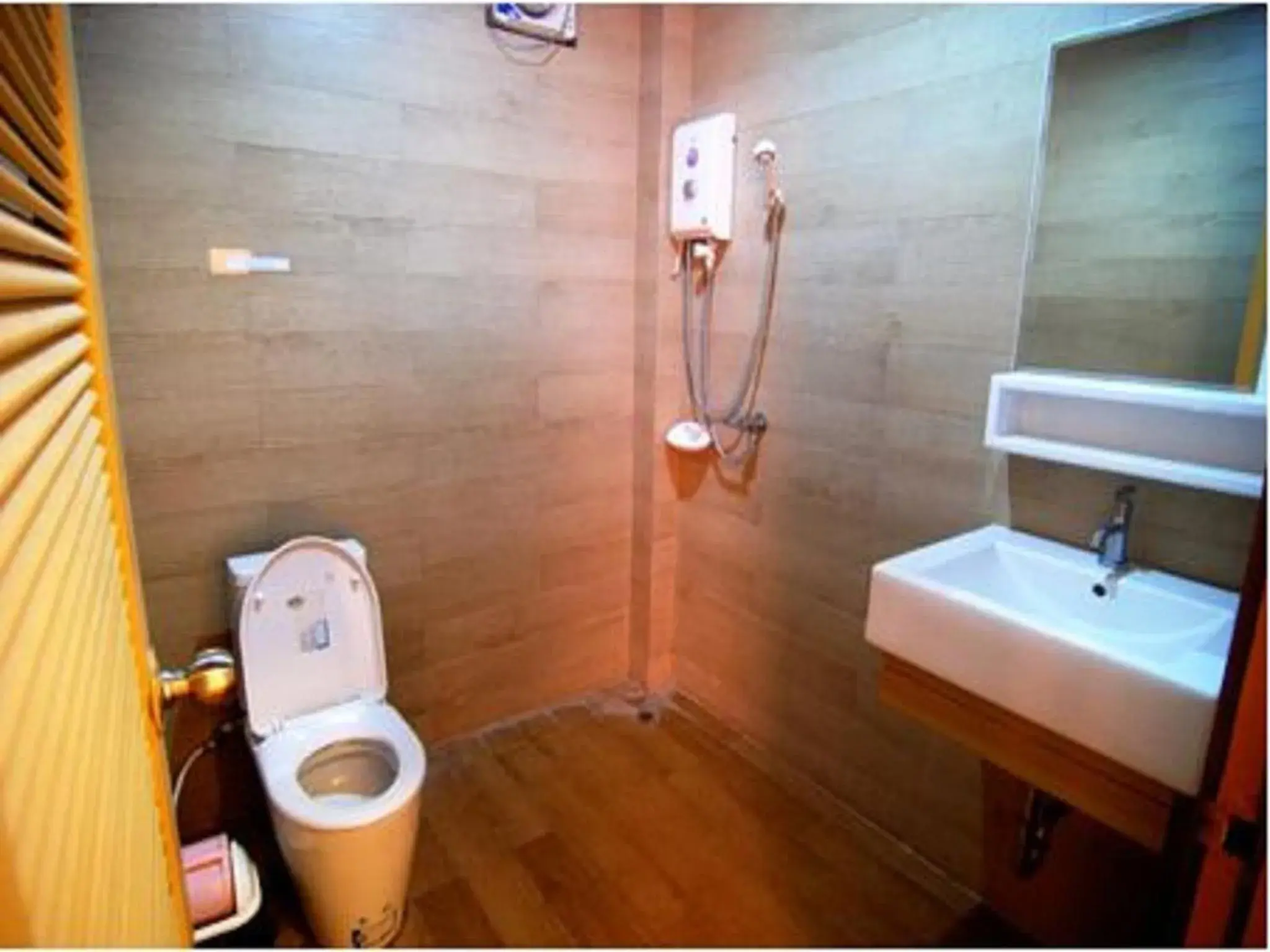 Bathroom in Lanta Bee Garden Bungalow SHA Extra Plus