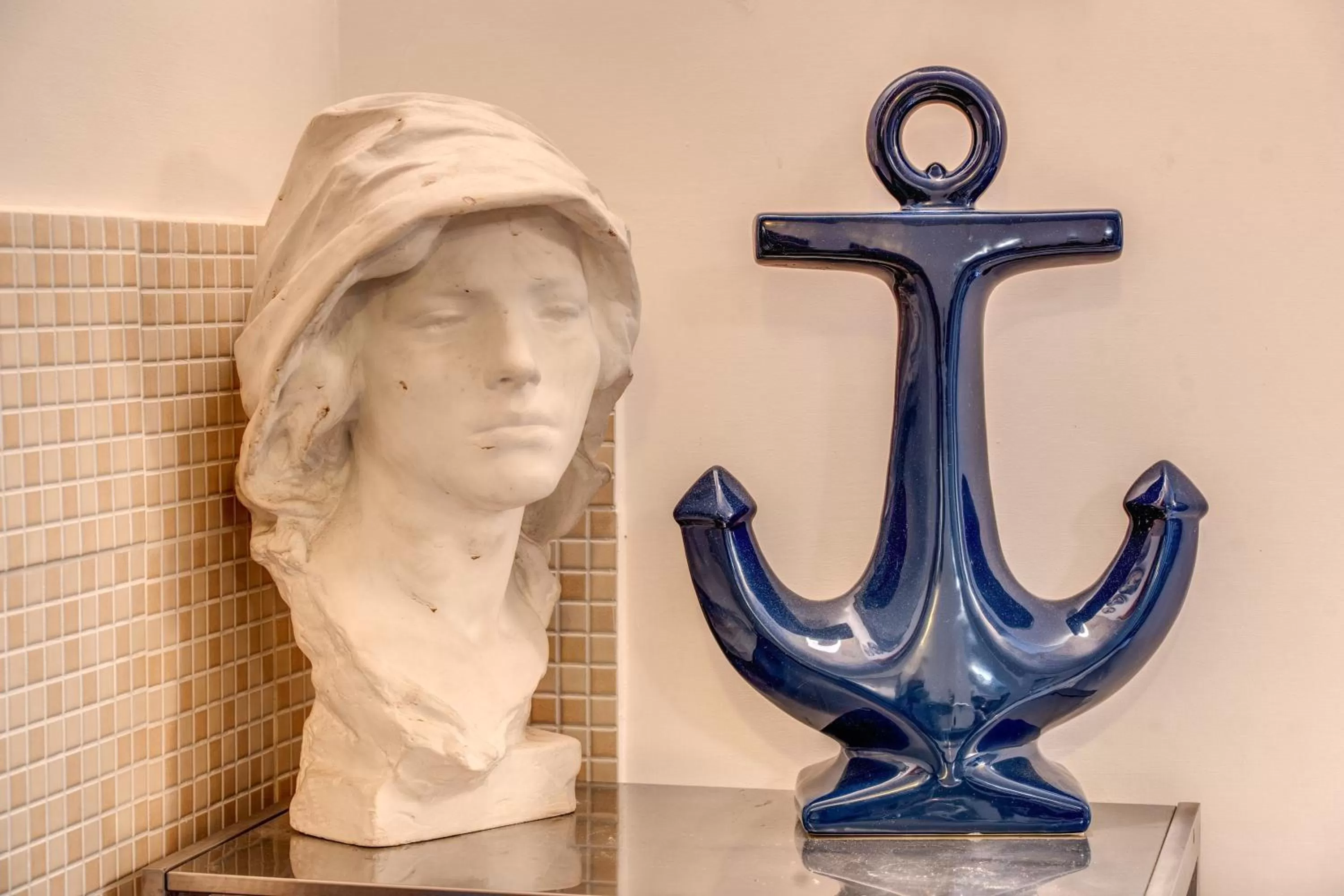 Decorative detail in Nakissa Inn