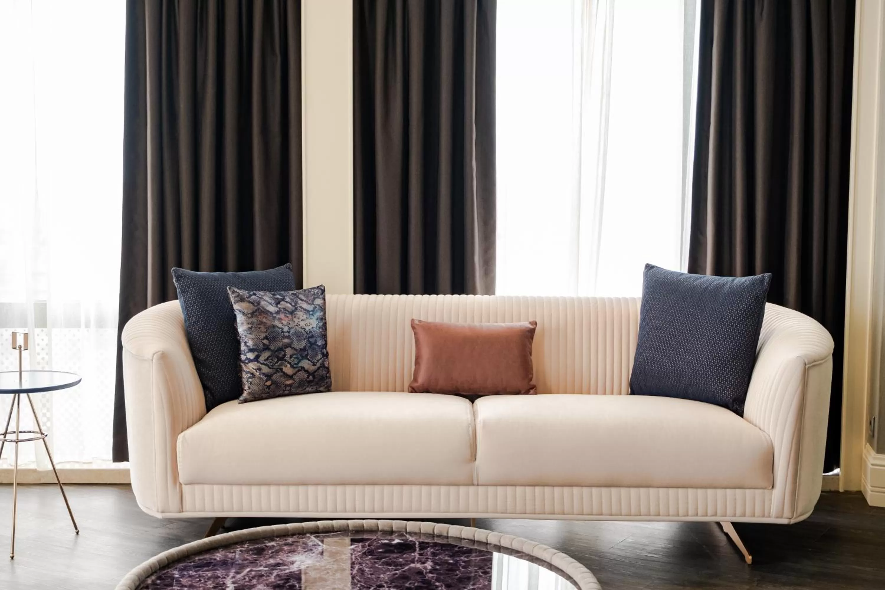 Living room, Seating Area in Windsor Hotel & Convention Center Istanbul