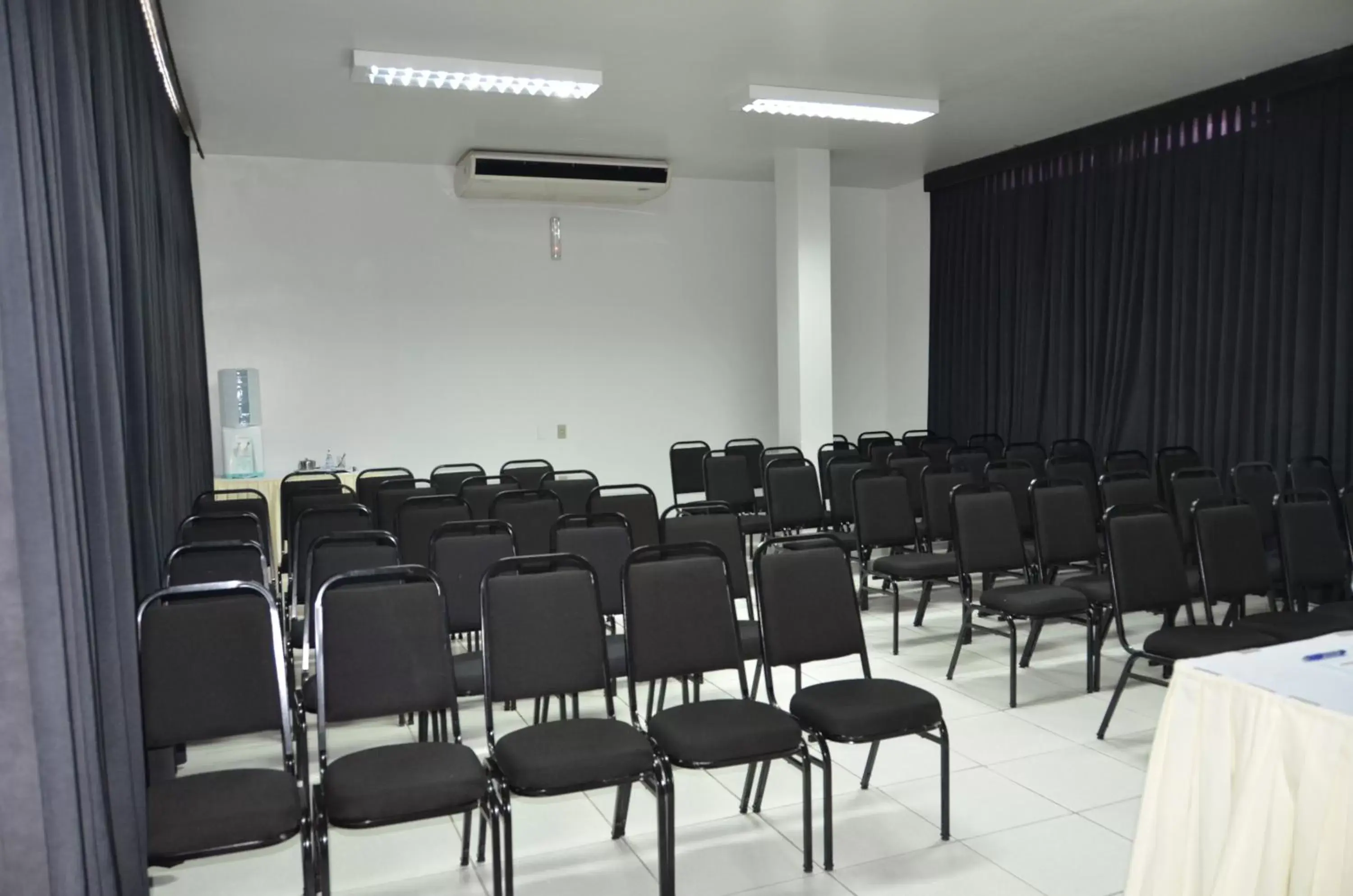 Business facilities in Arituba Park Hotel