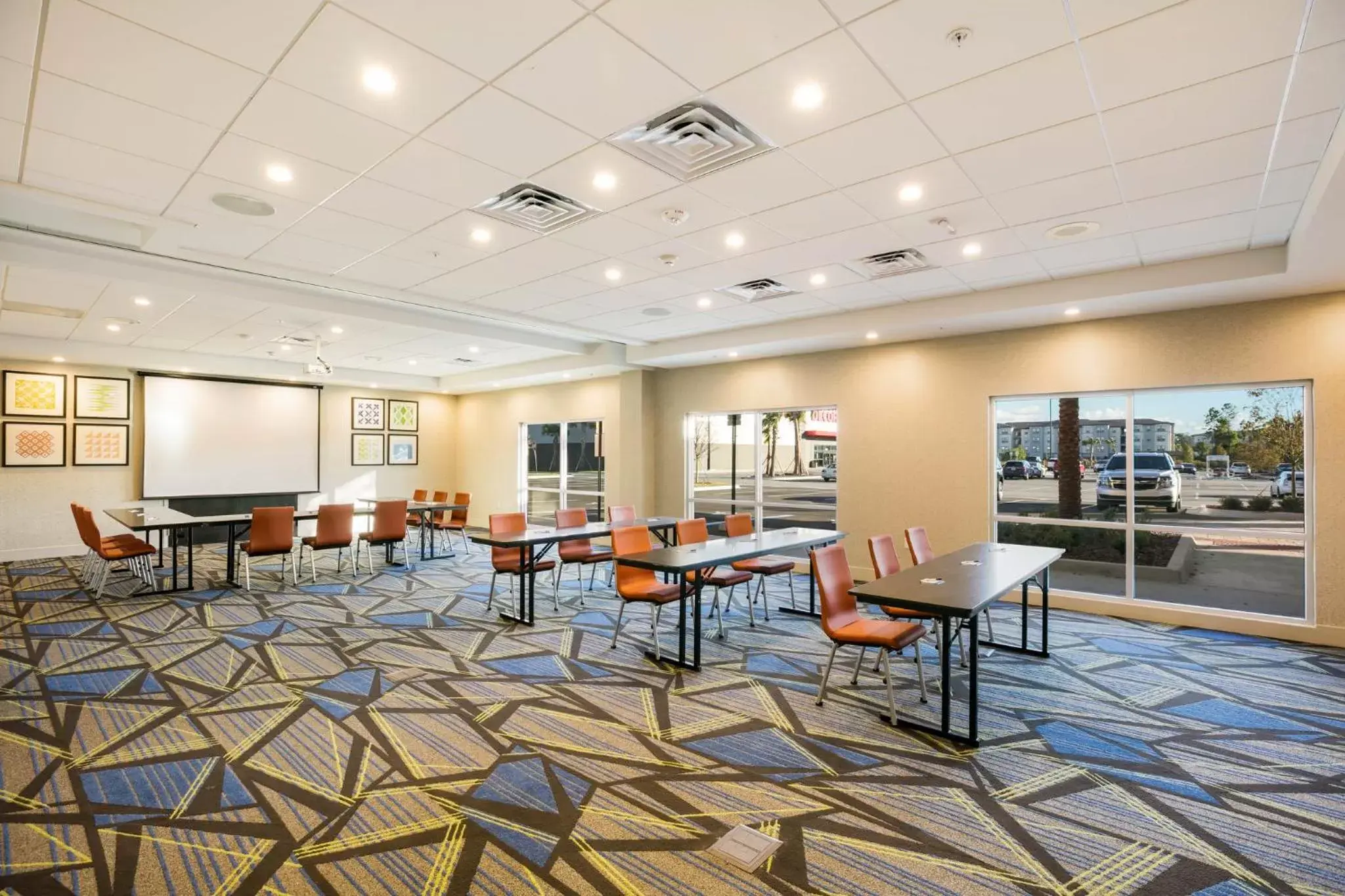 Meeting/conference room, Restaurant/Places to Eat in Holiday Inn Express & Suites Jacksonville - Town Center, an IHG Hotel