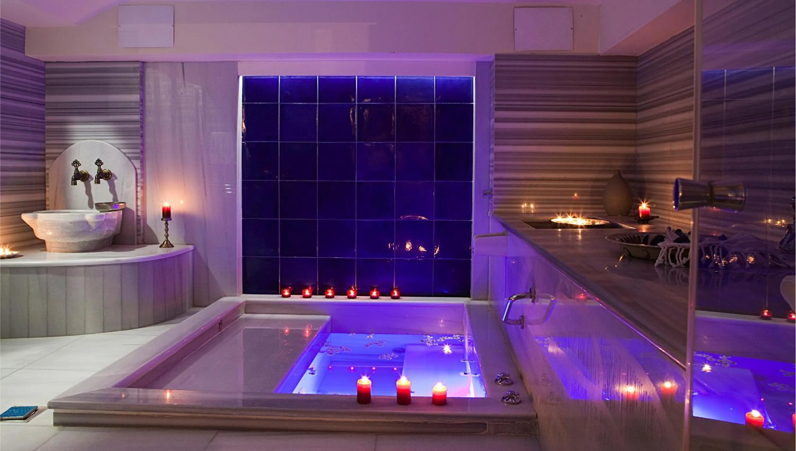 Public Bath in Kitapevi Hotel