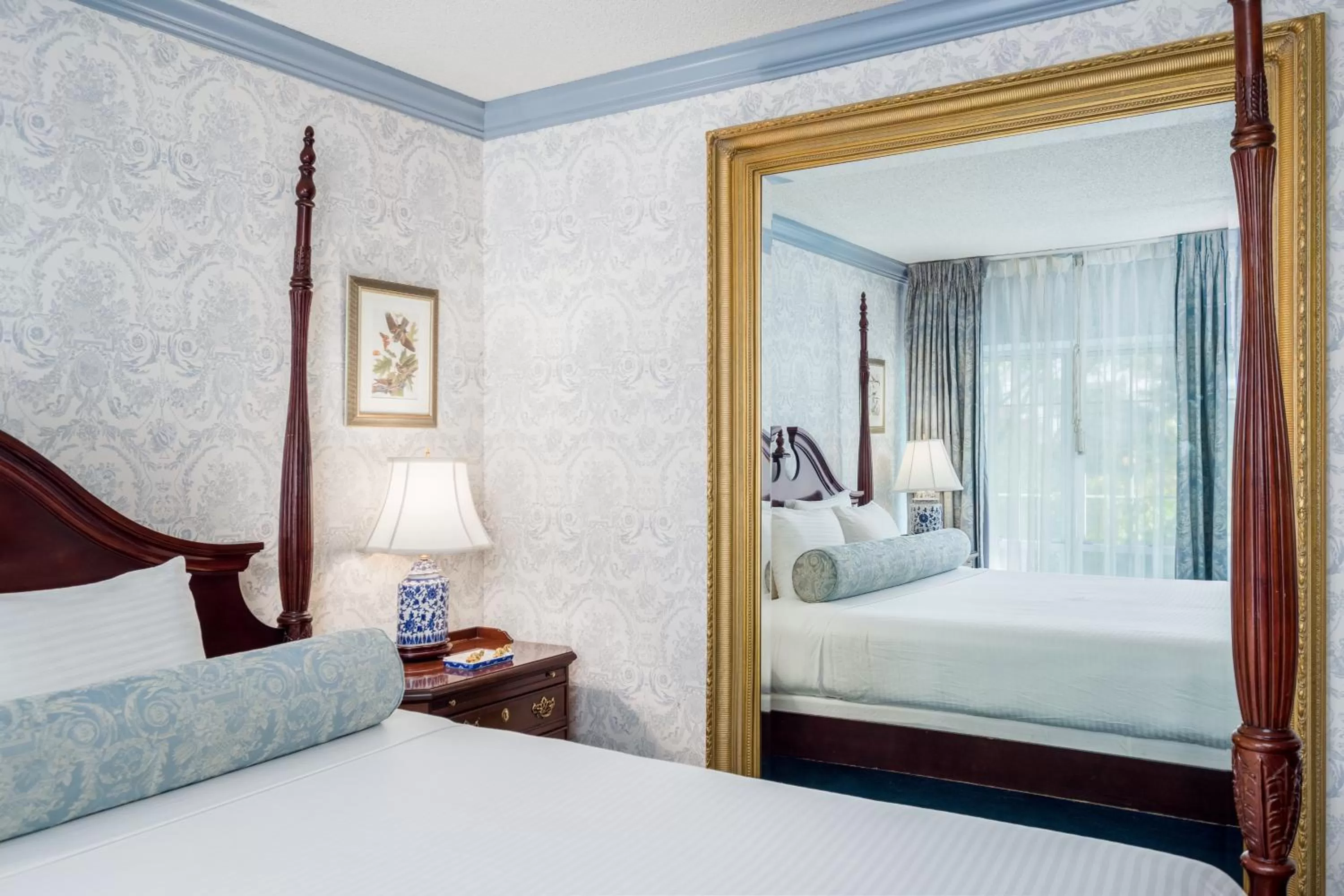 Coffee/tea facilities, Bed in The Farmington Inn and Suites