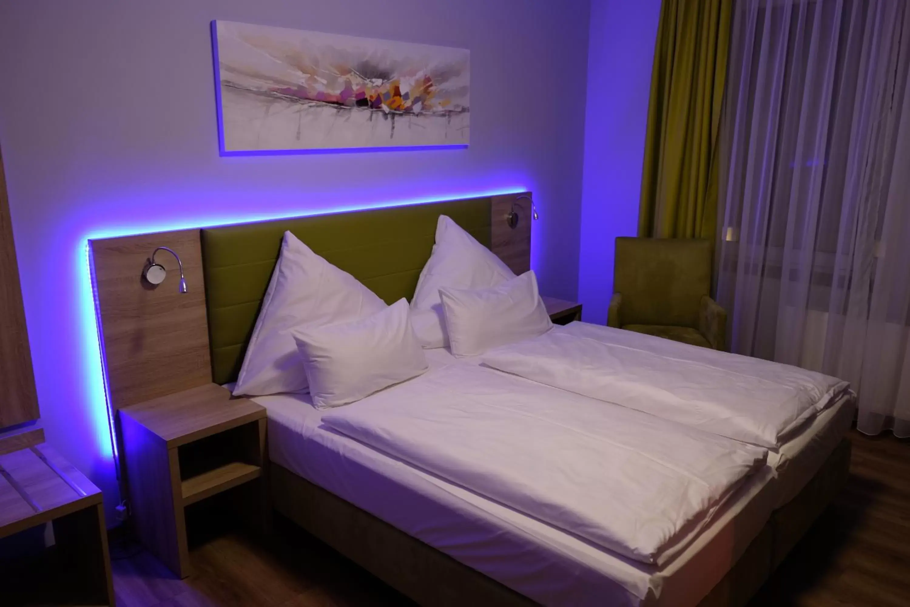 Photo of the whole room, Bed in Minx – CityHotels