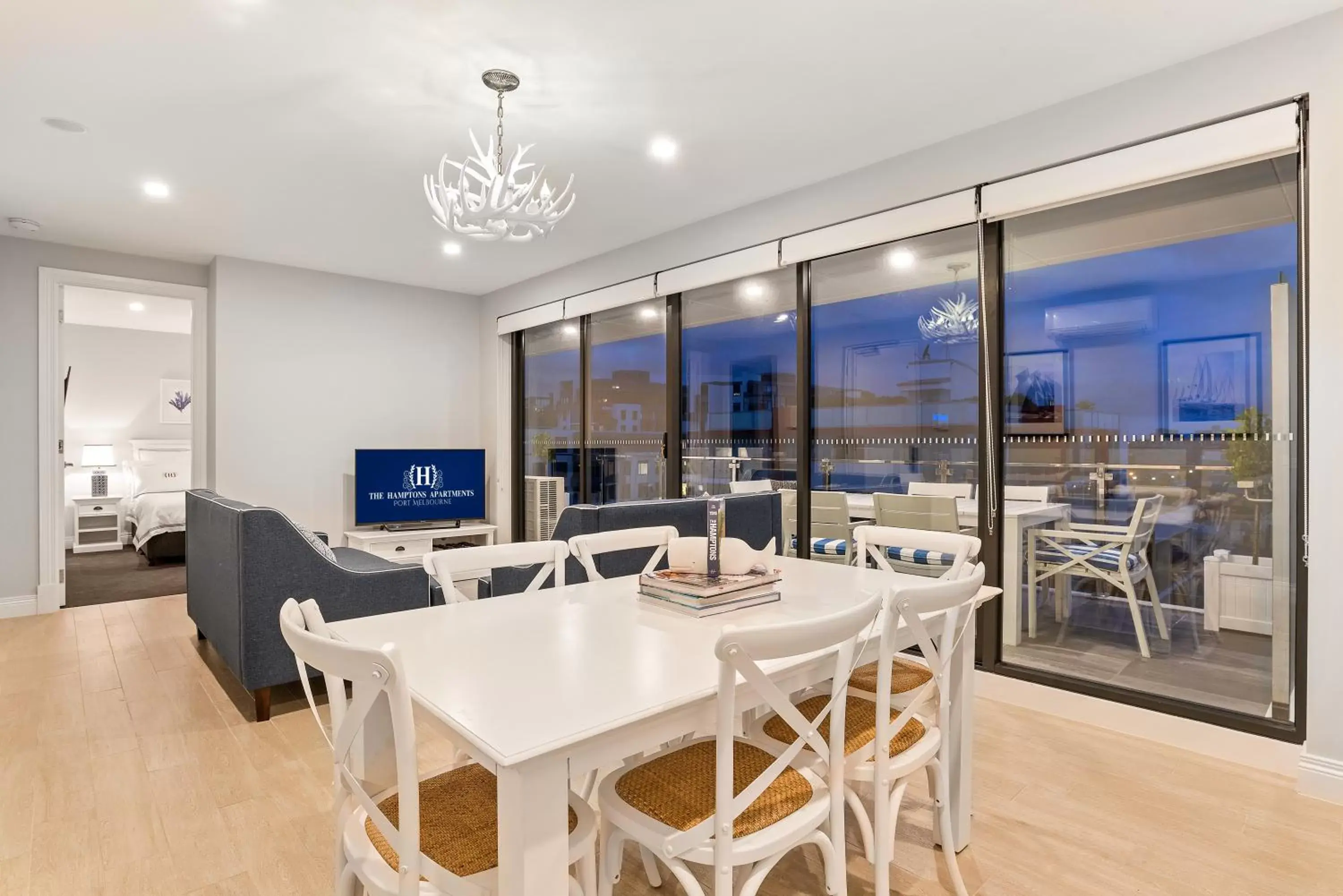 Dining area, Restaurant/Places to Eat in The Hamptons Apartments - Port Melbourne