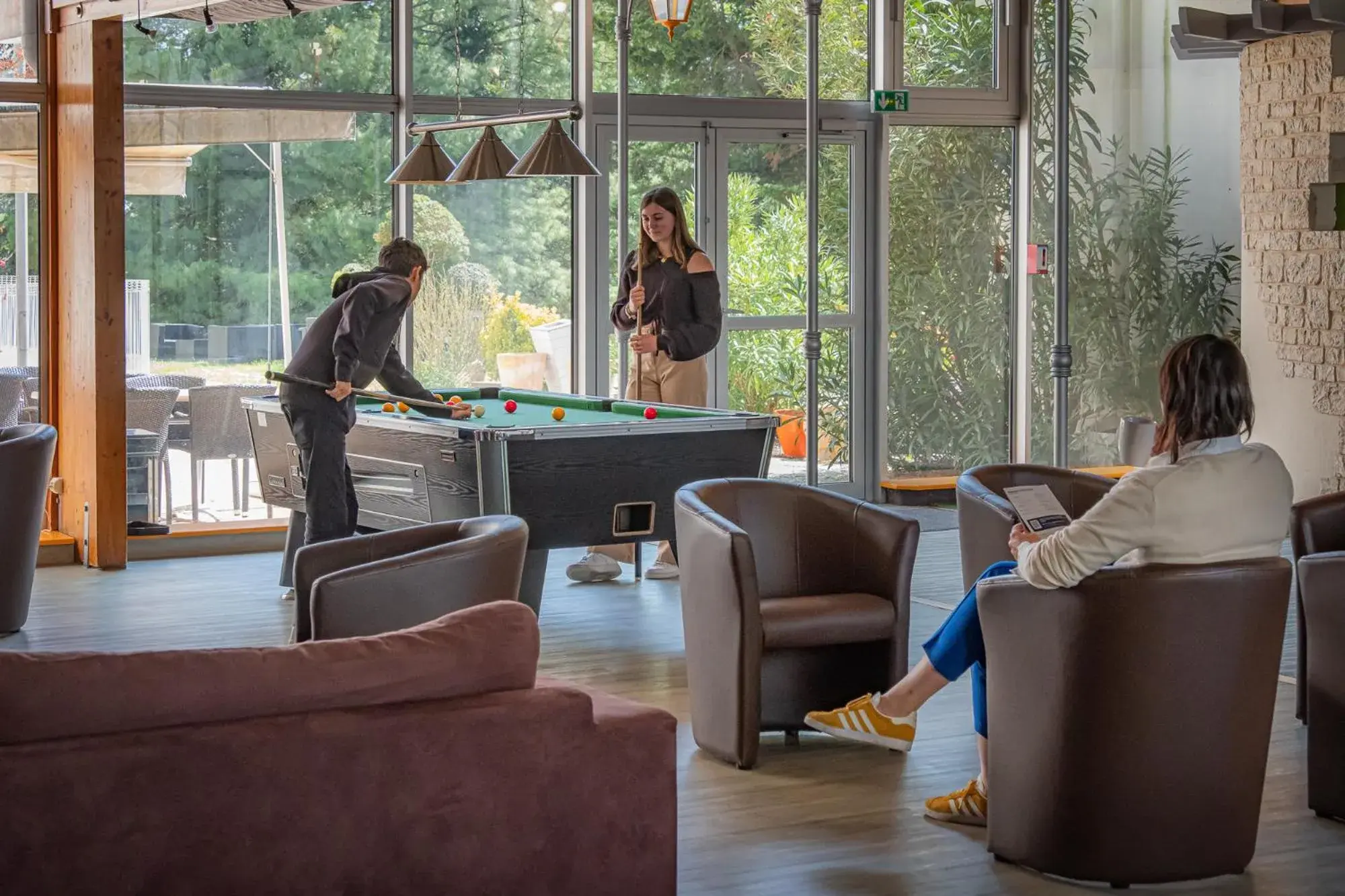 People in The Originals Boutique, Hotel Beauséjour - Poitiers Nord Futuroscope