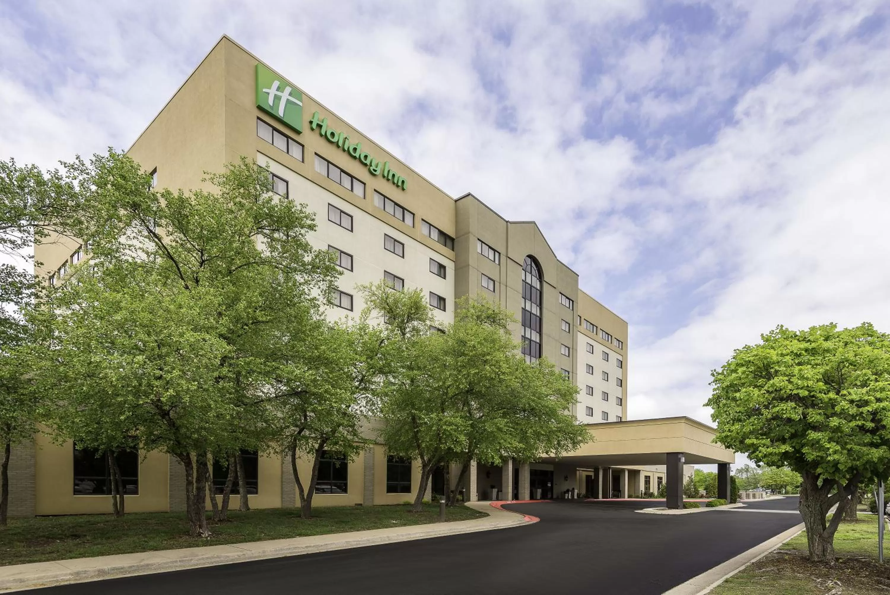 Holiday Inn Springdale-Fayetteville Area by IHG