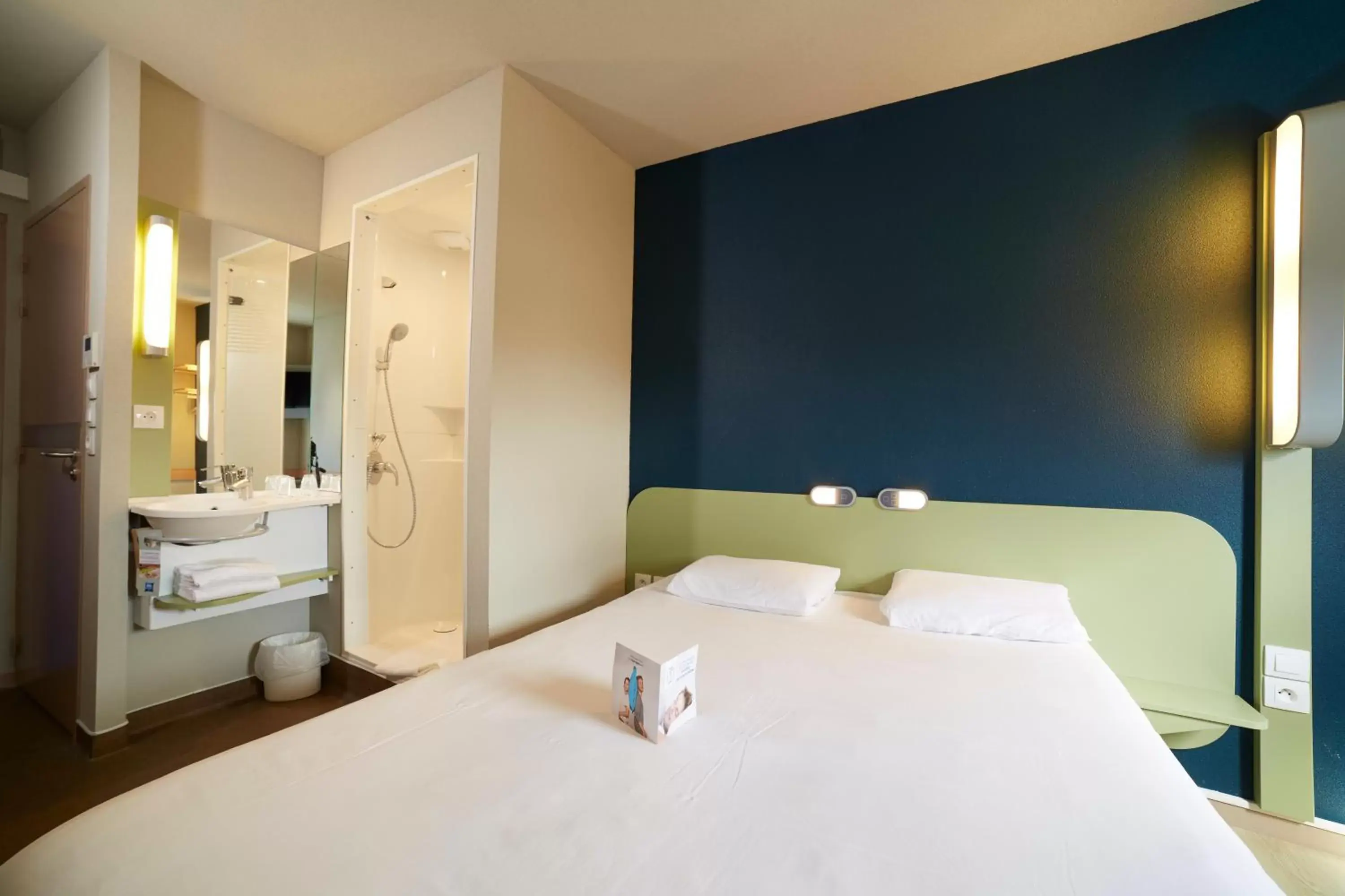 Bedroom, Bed in Ibis Budget Chalon Sur Saone Nord