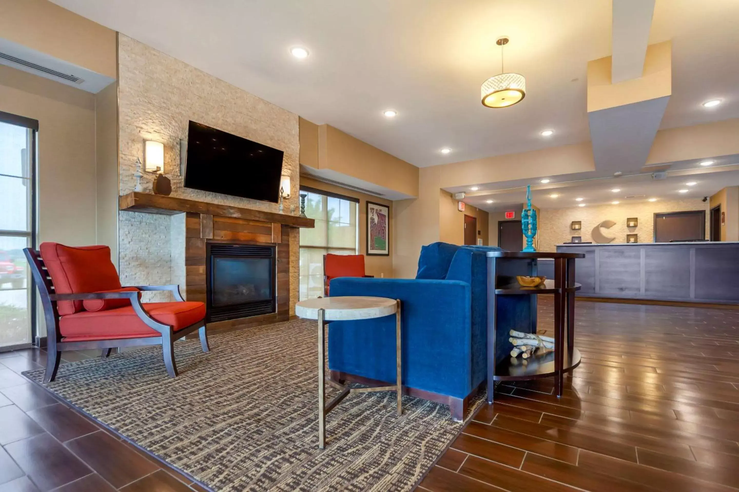 Lobby or reception, Seating Area in Comfort Suites